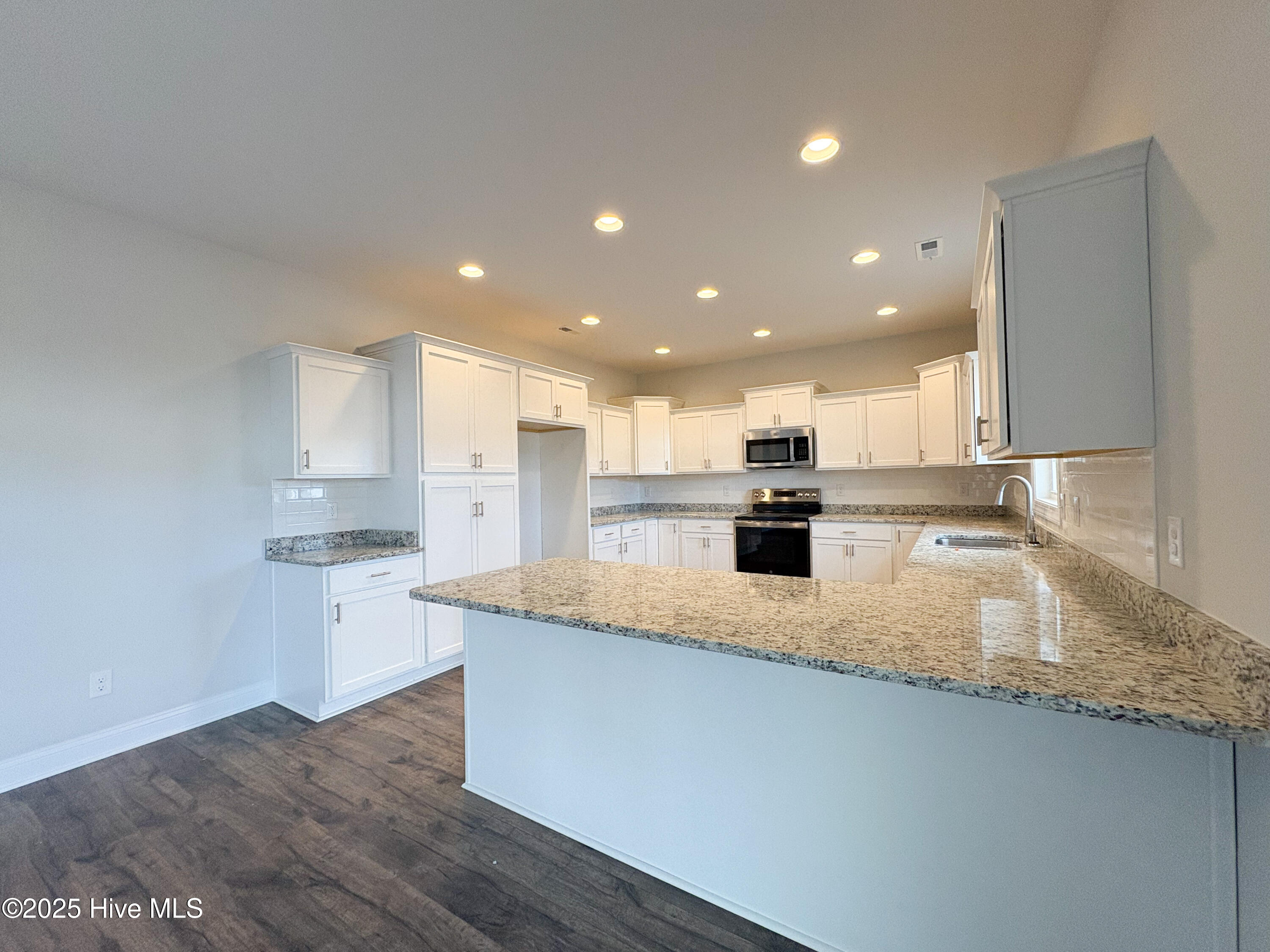 462 Pebble Shore Drive