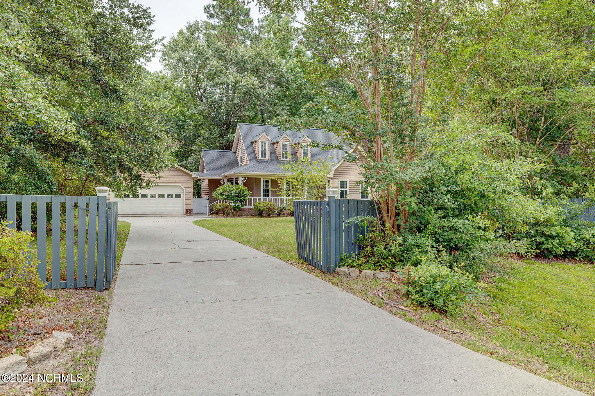 9823 Black Bear Hollow SE