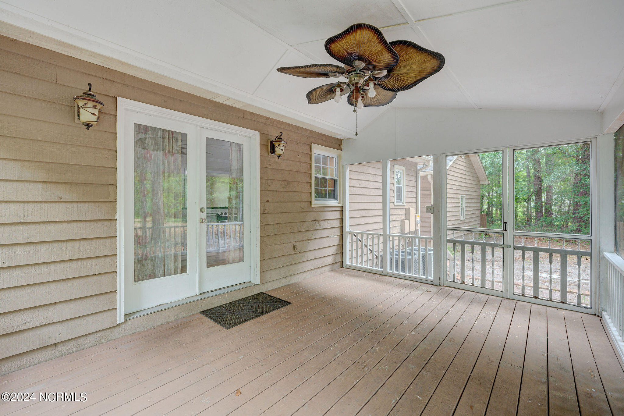 9823 Black Bear Hollow SE