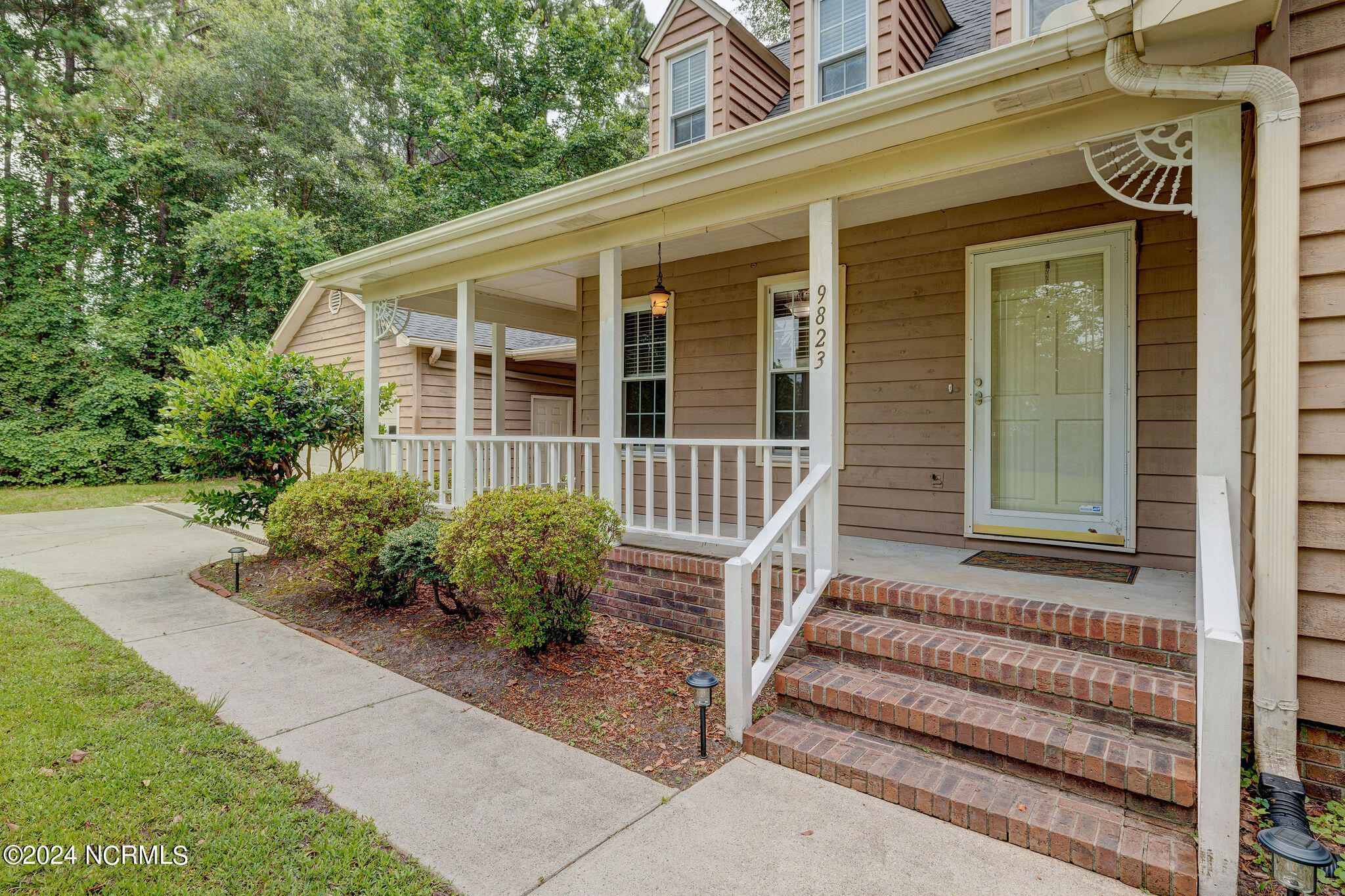 9823 Black Bear Hollow SE