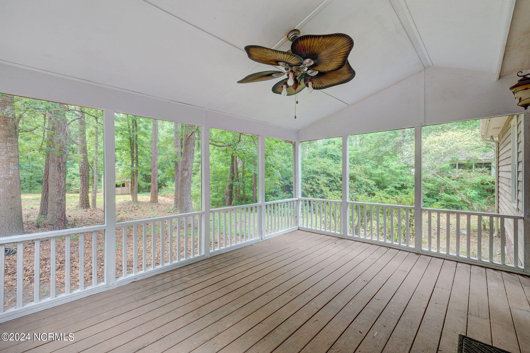9823 Black Bear Hollow SE