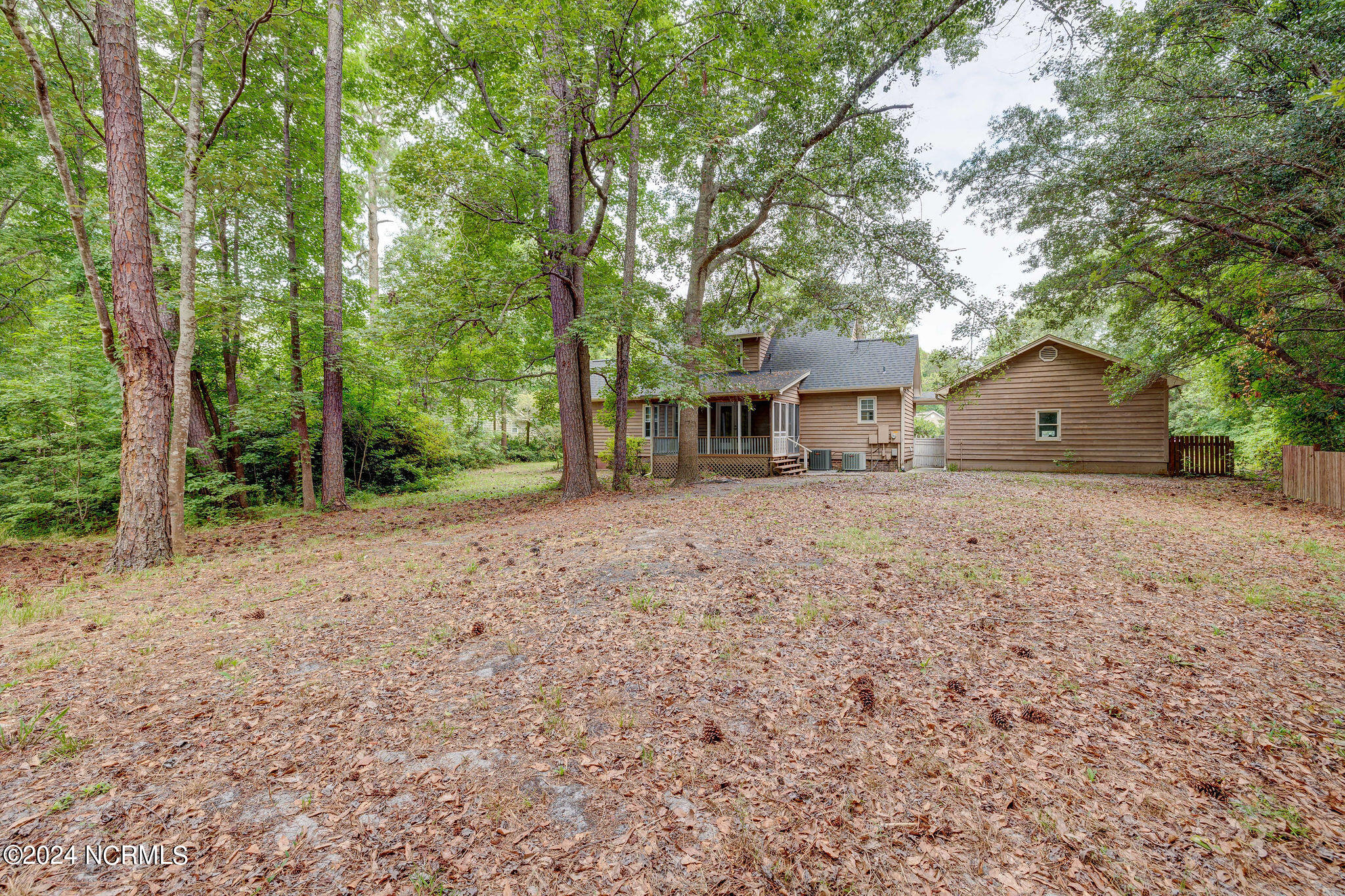 9823 Black Bear Hollow SE