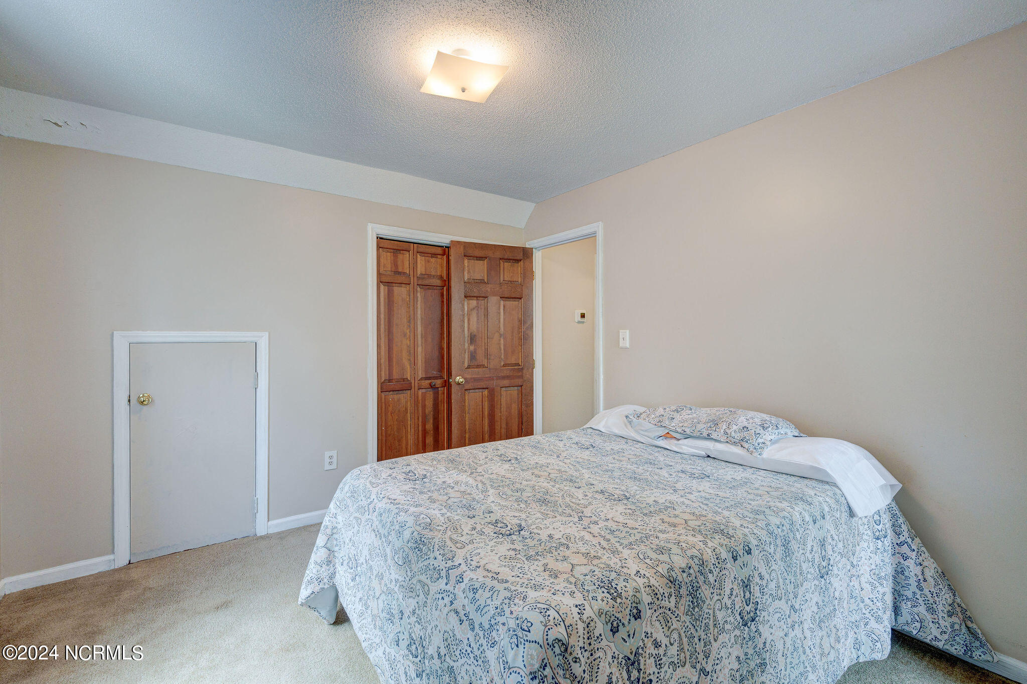 9823 Black Bear Hollow SE