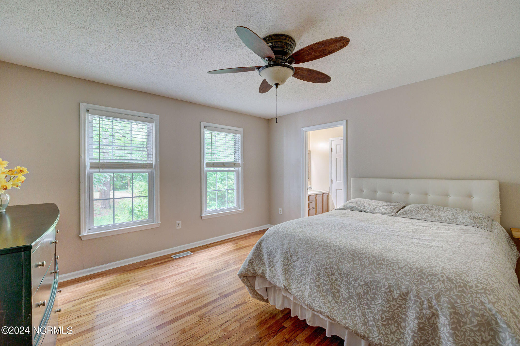 9823 Black Bear Hollow SE