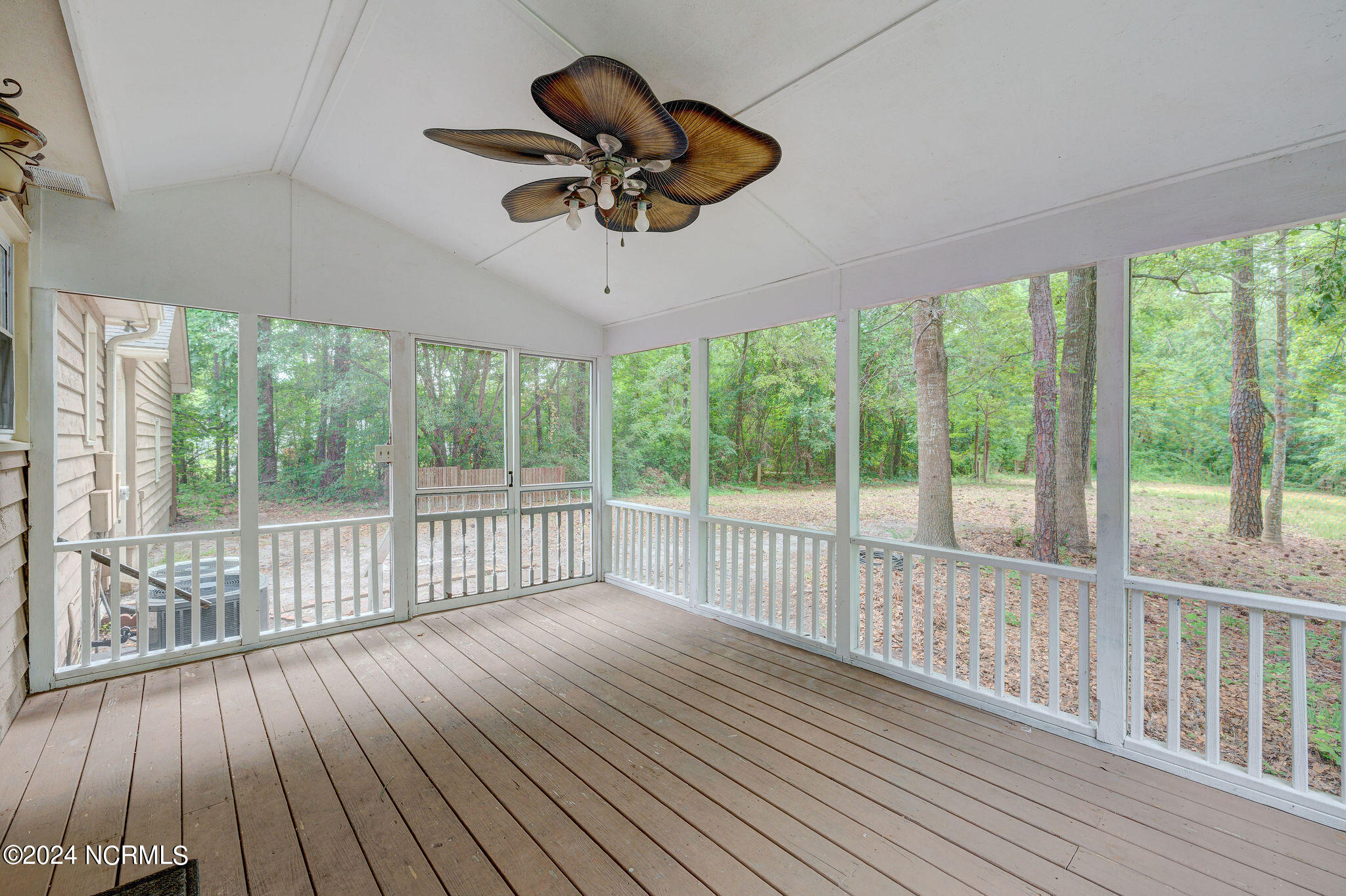 9823 Black Bear Hollow SE