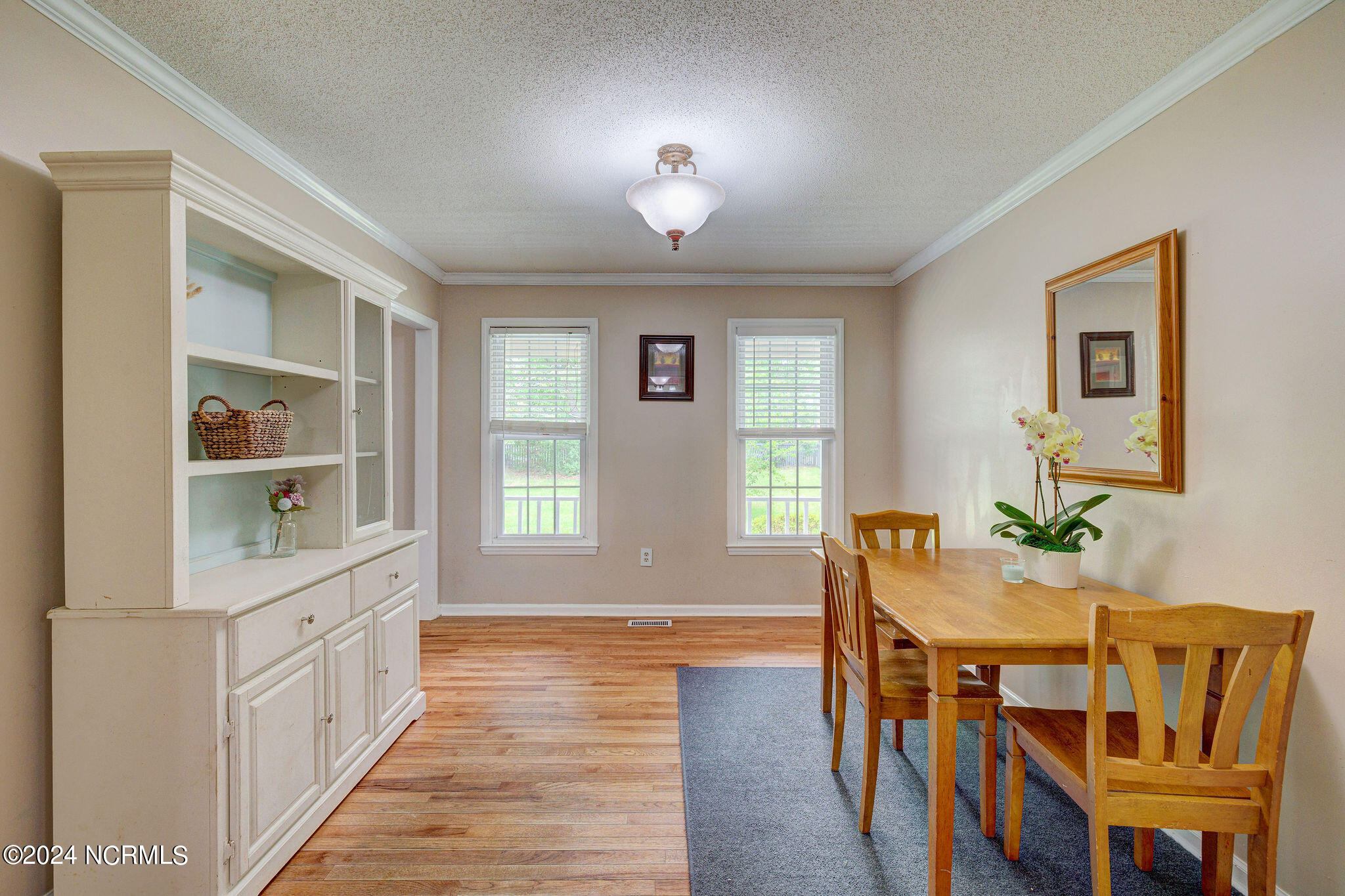 9823 Black Bear Hollow SE