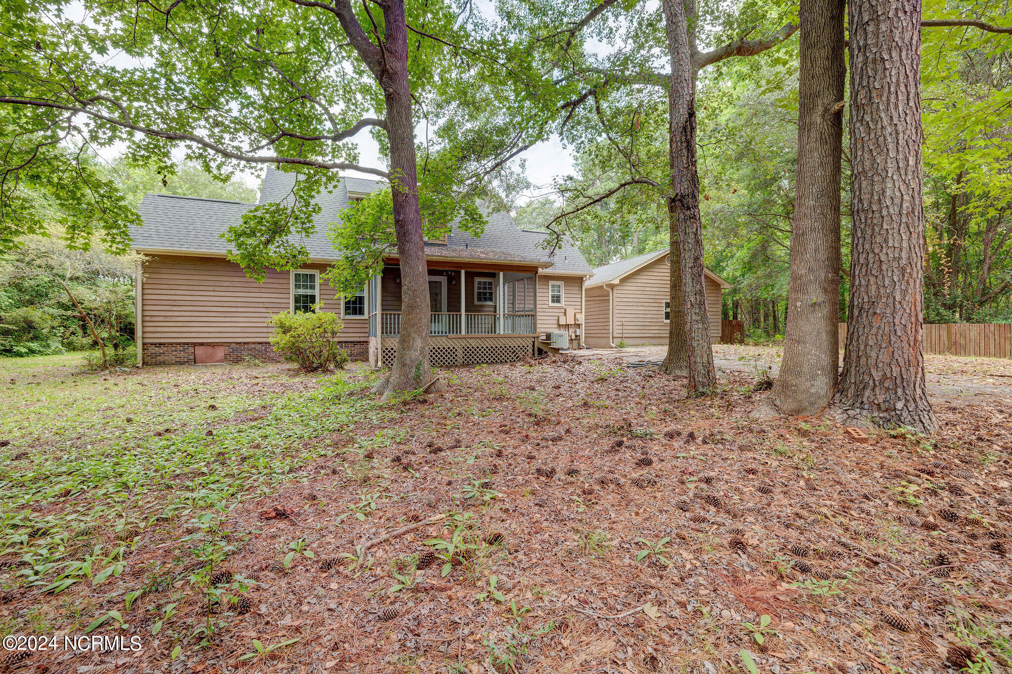 9823 Black Bear Hollow SE
