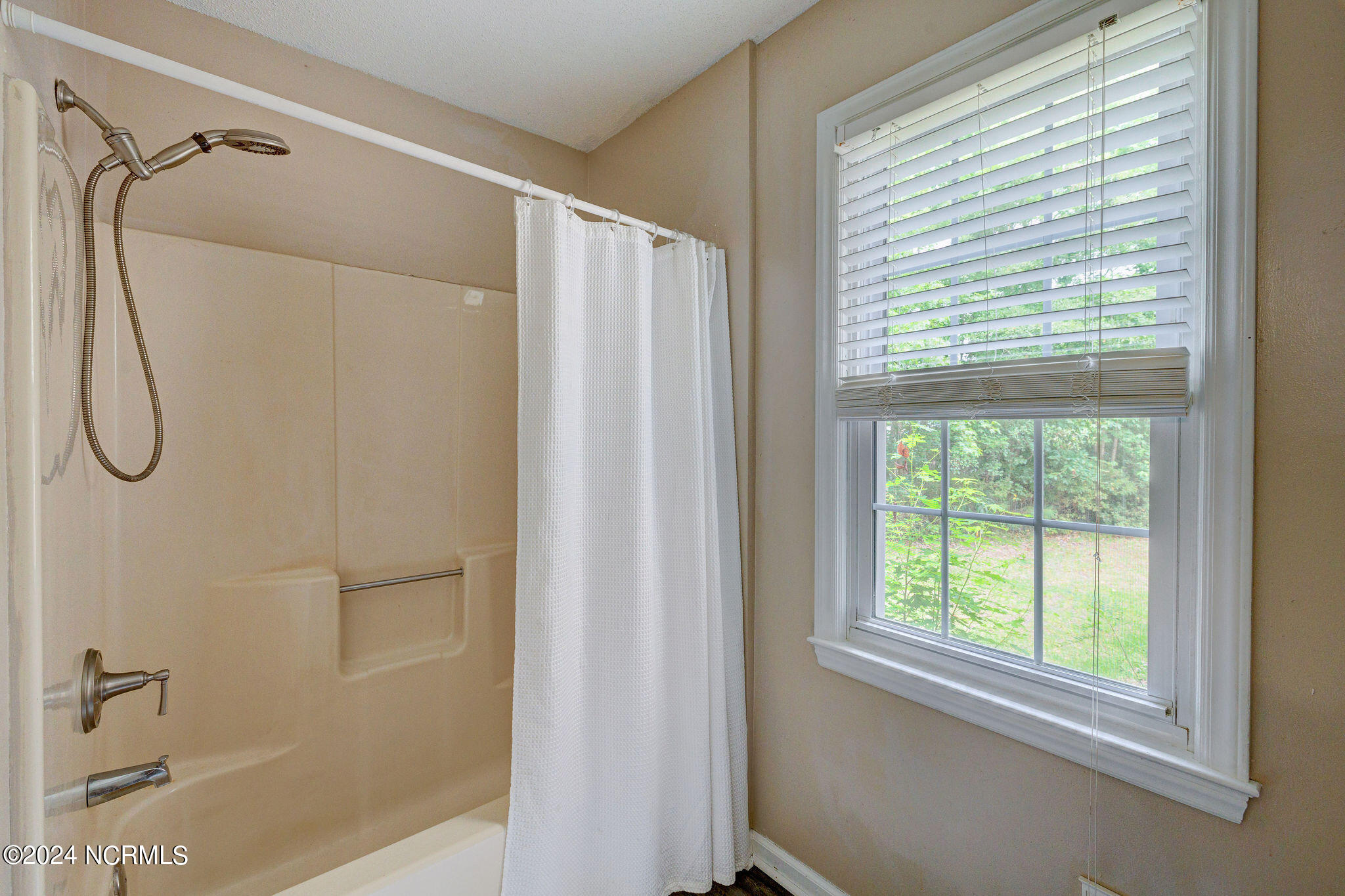 9823 Black Bear Hollow SE