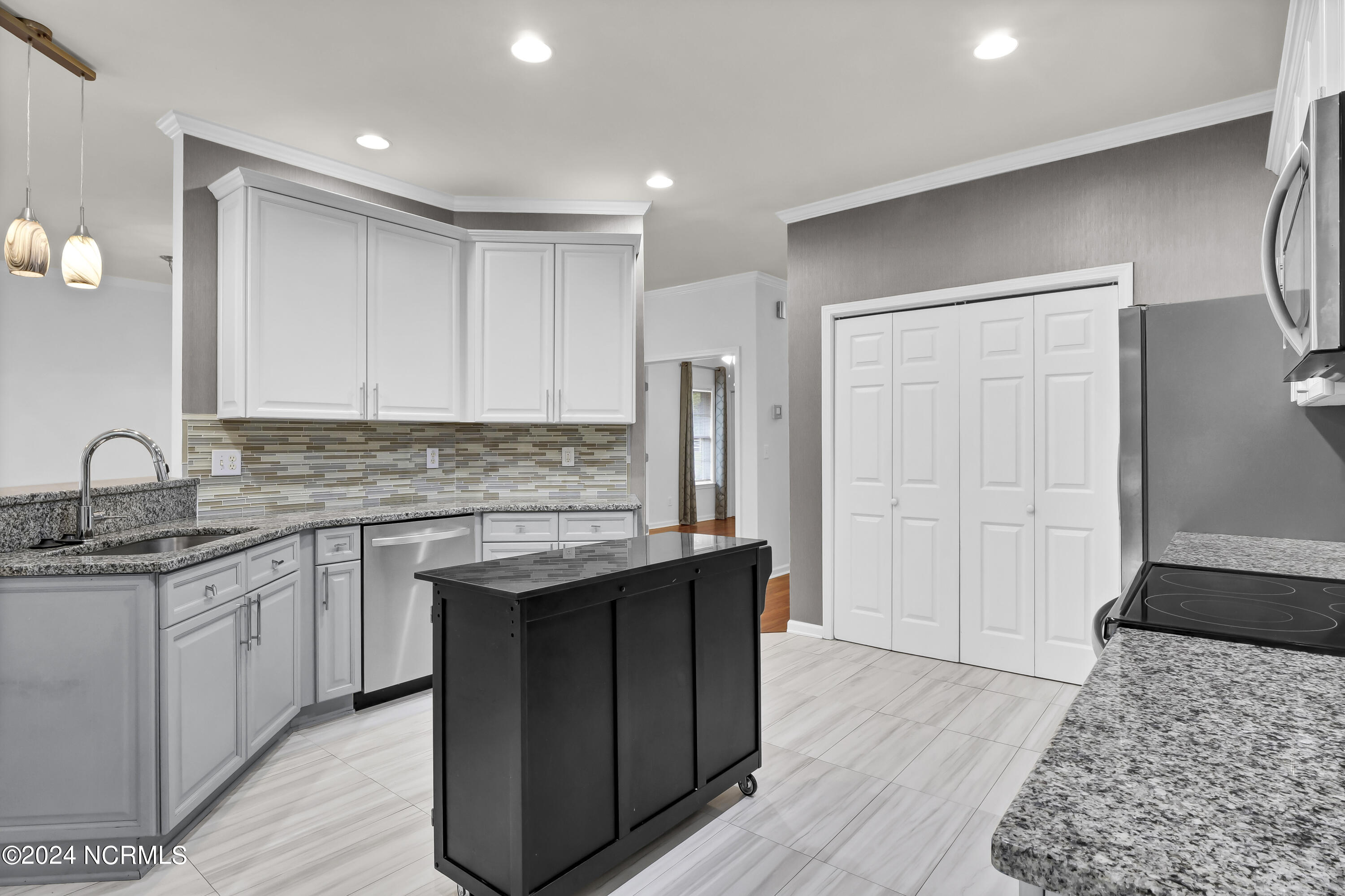 1101 Greensview Circle