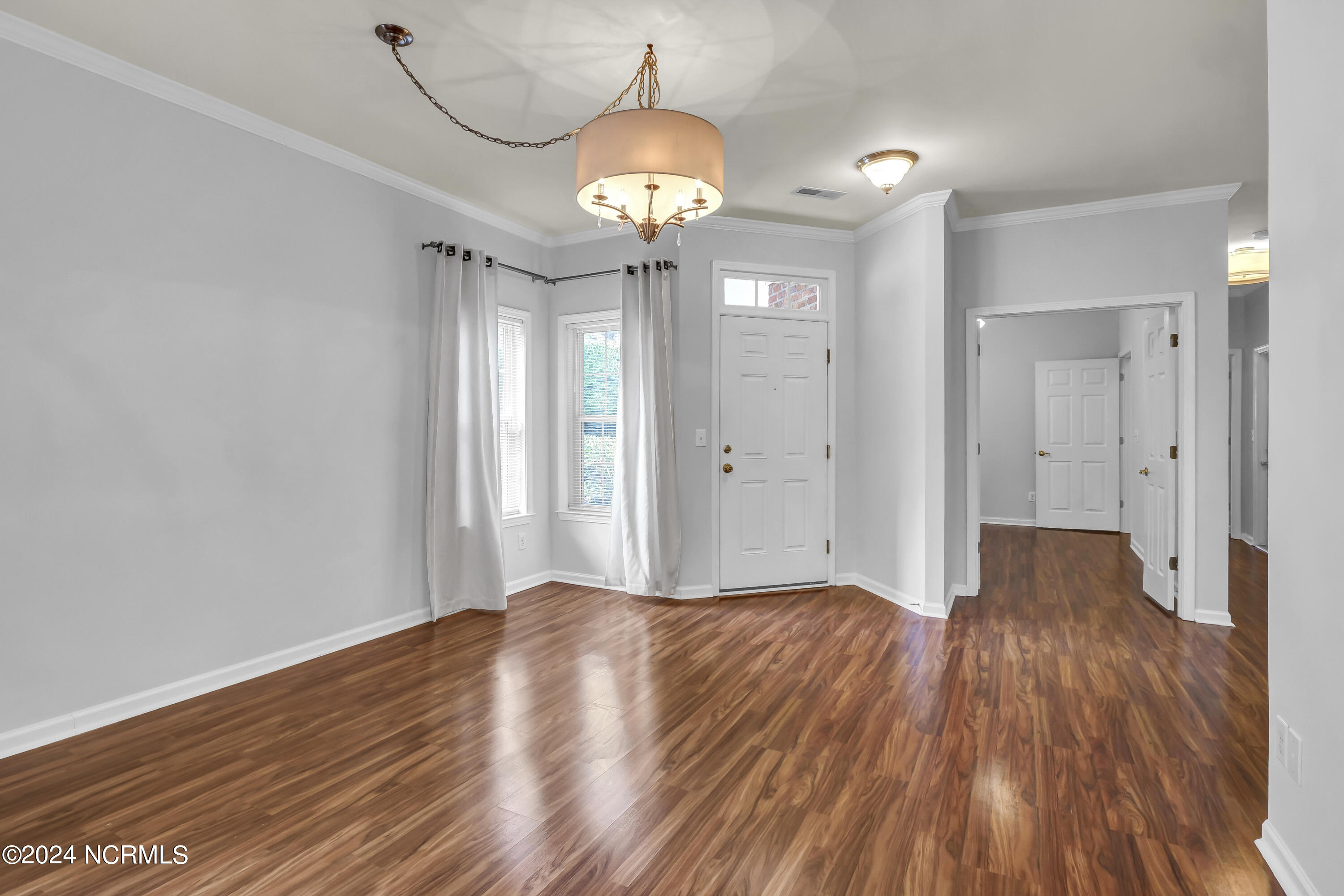 1101 Greensview Circle