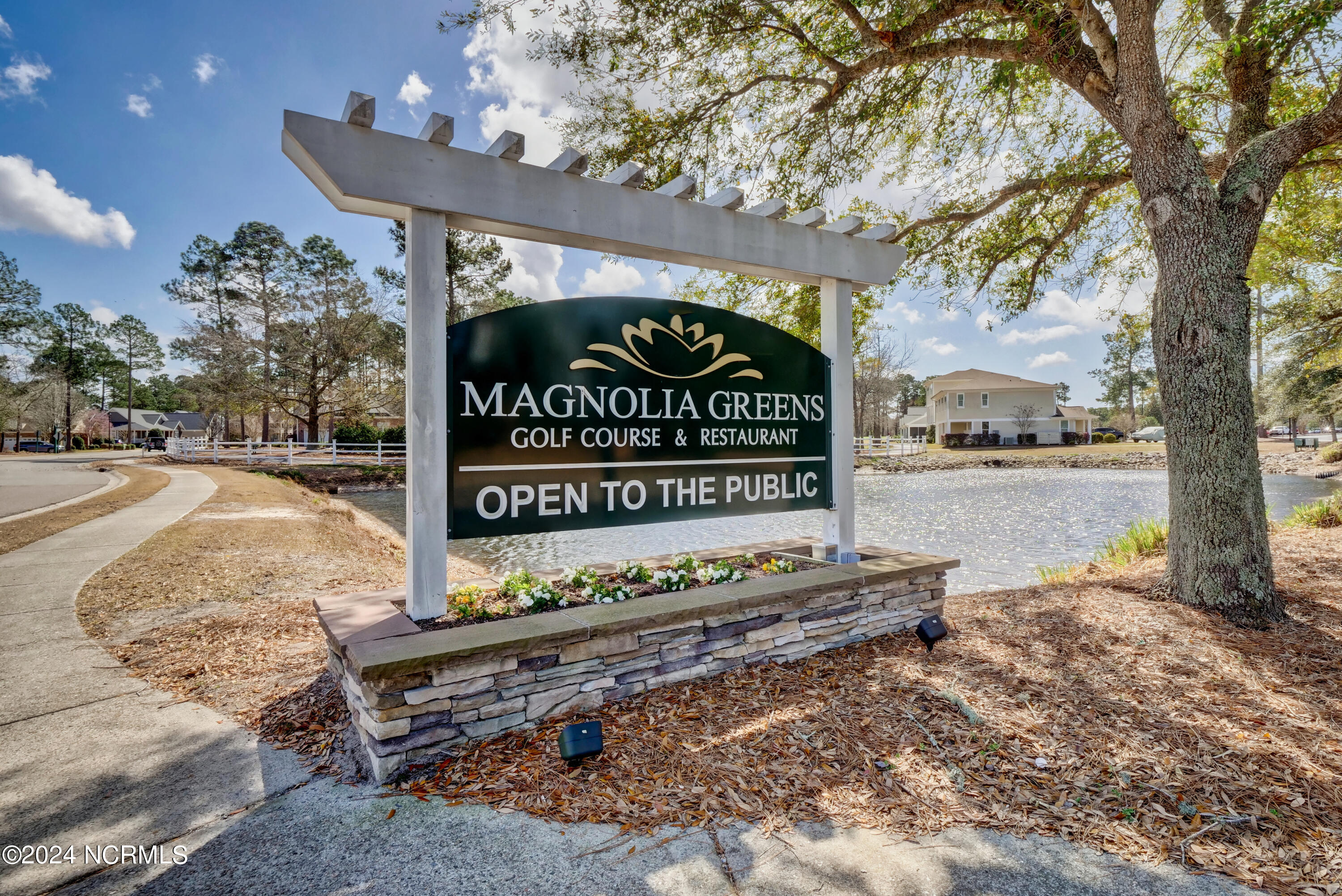 1101 Greensview Circle