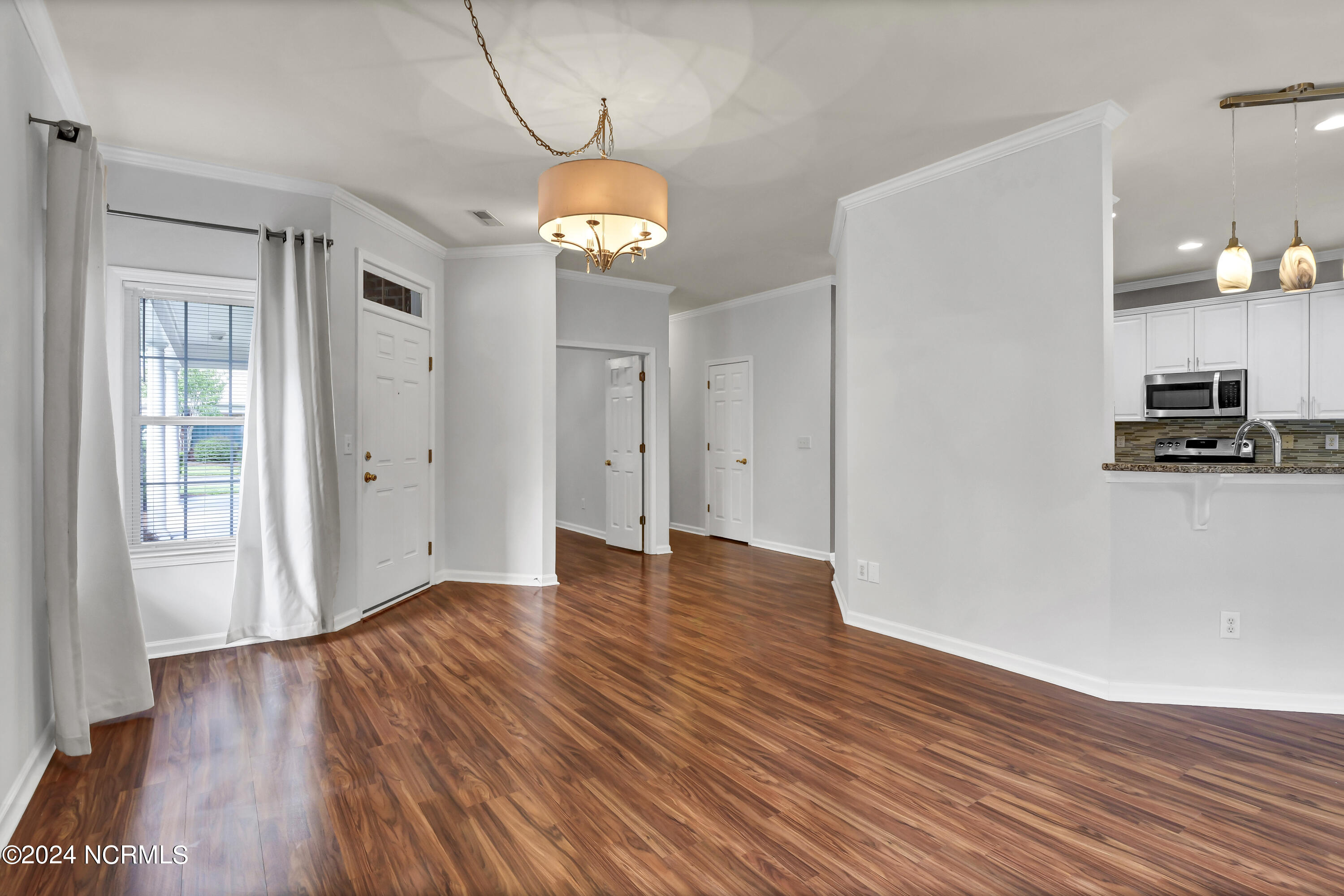 1101 Greensview Circle