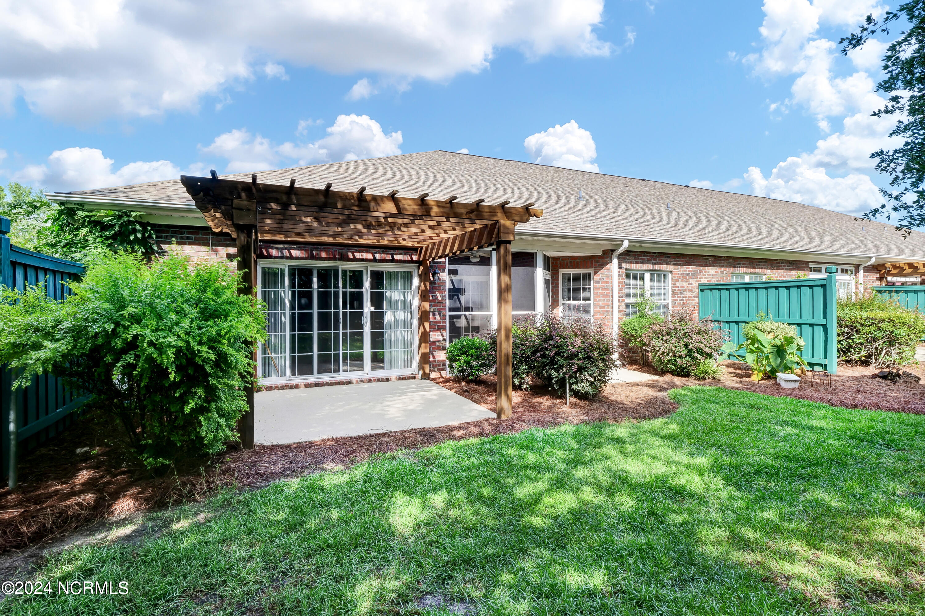 1101 Greensview Circle