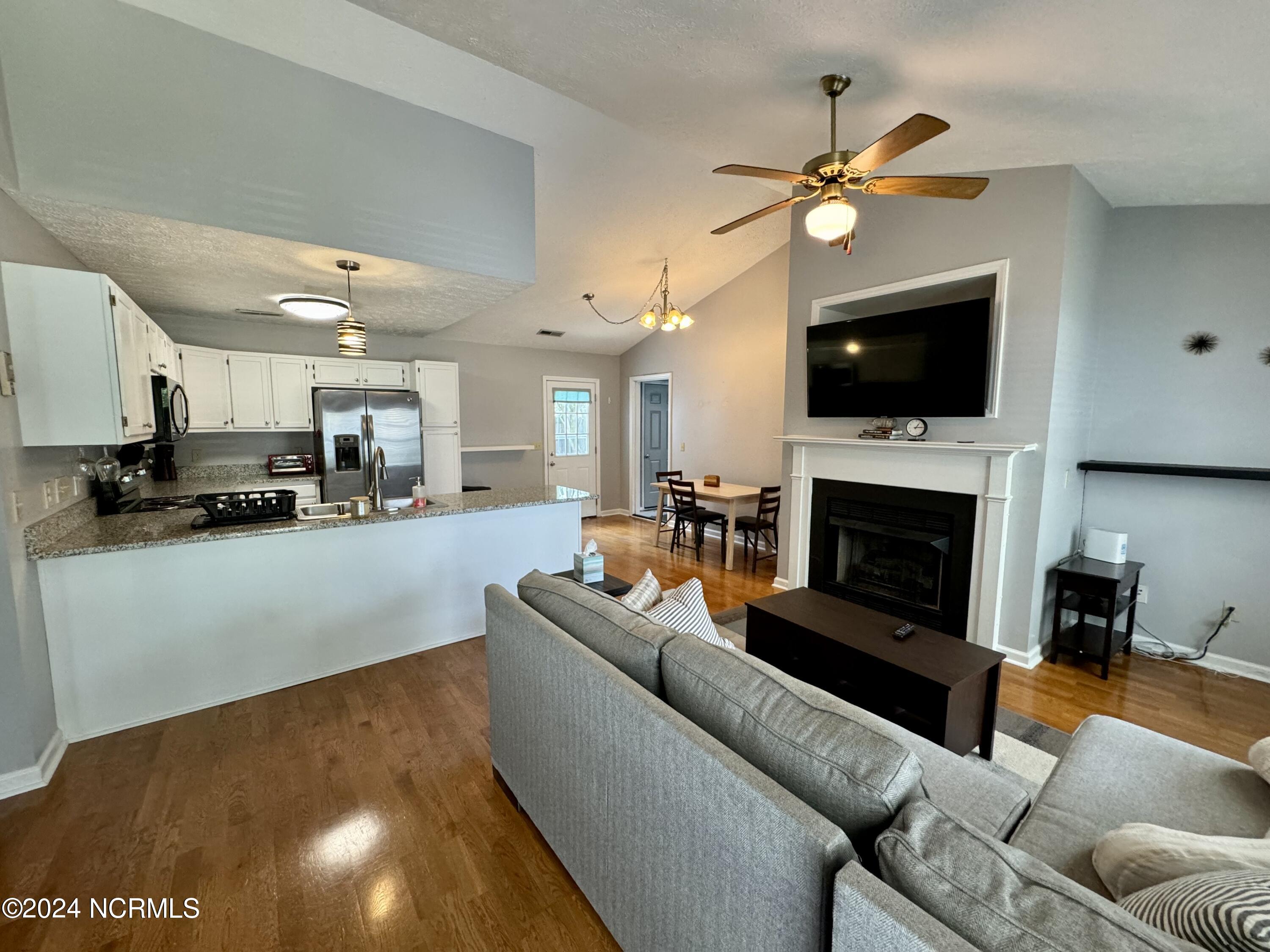 2502 White Road