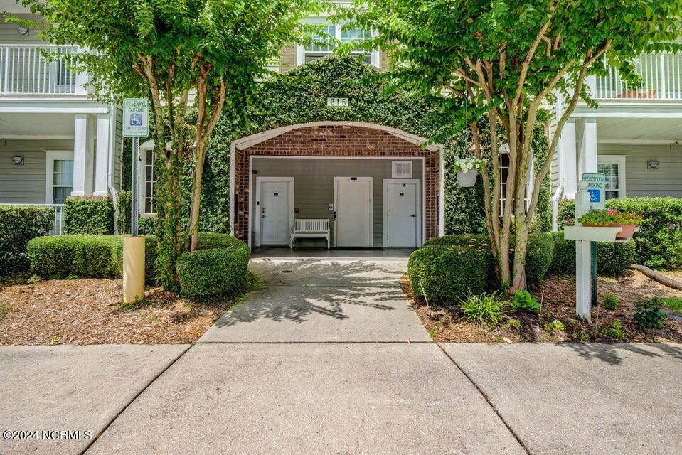 215 Valencia Court Unit 306