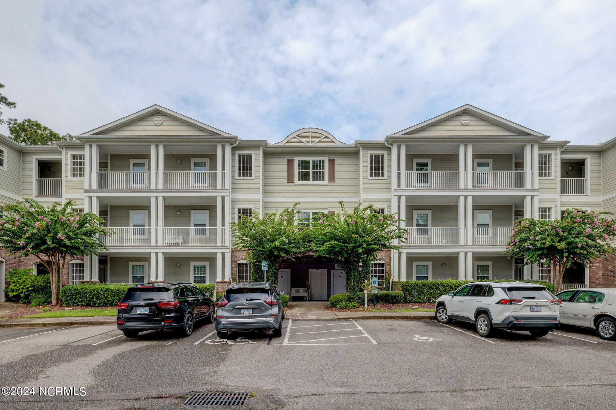215 Valencia Court Unit 306