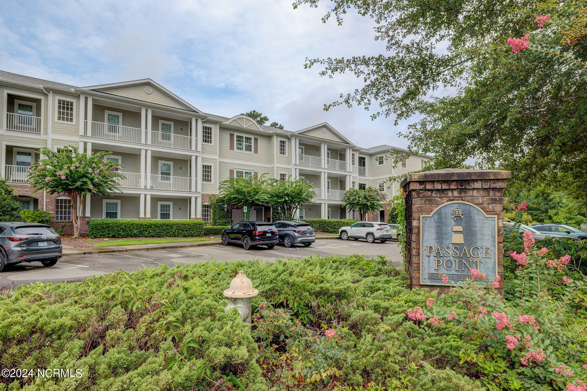215 Valencia Court Unit 306