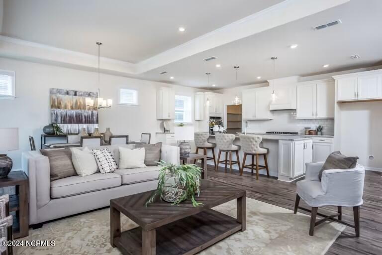 5525 Coral Tide Avenue