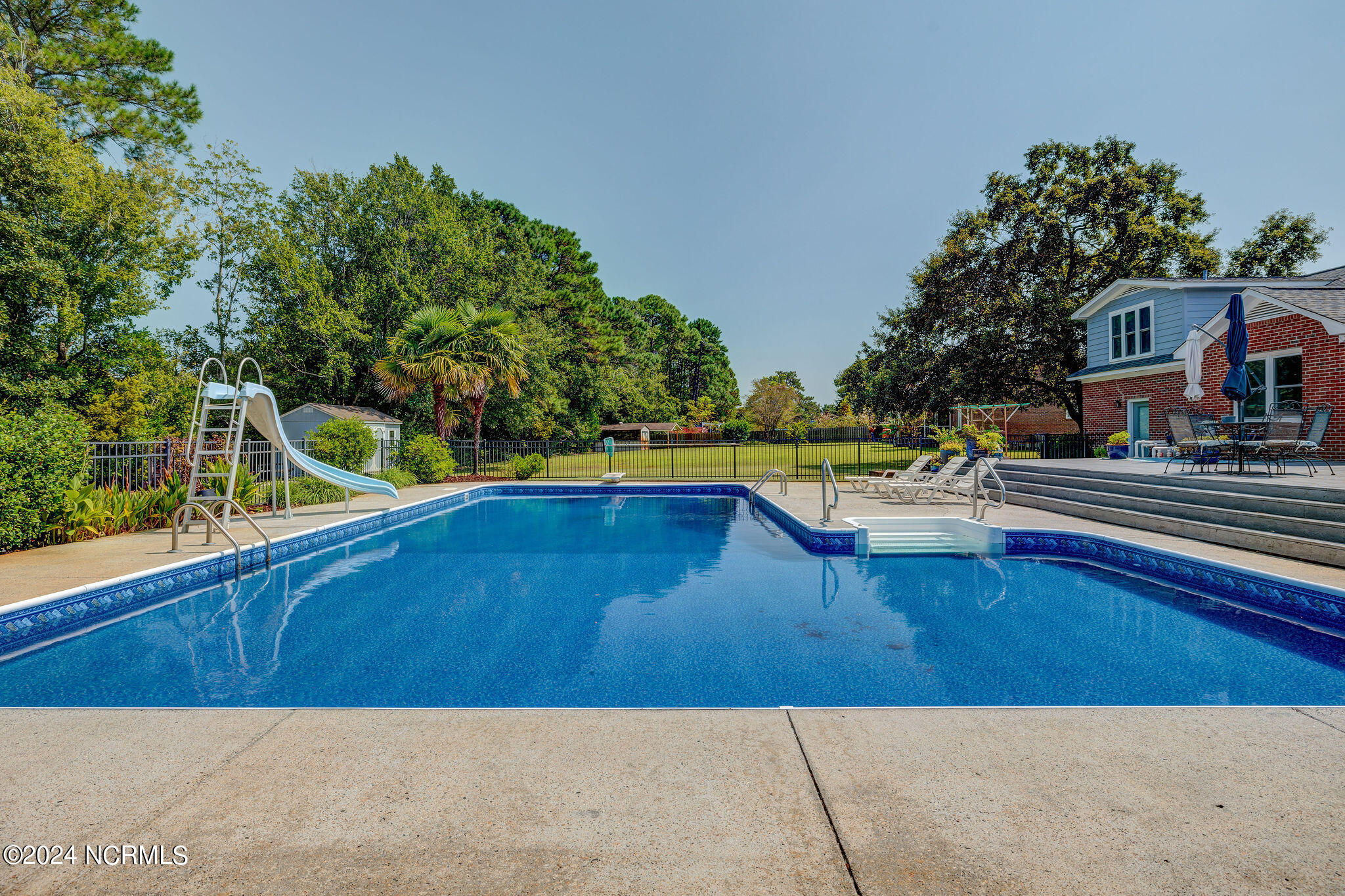 427 R L Honeycutt Drive