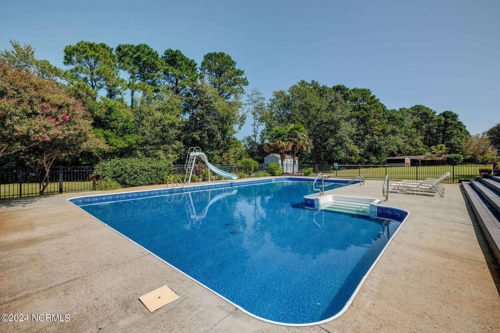 427 R L Honeycutt Drive