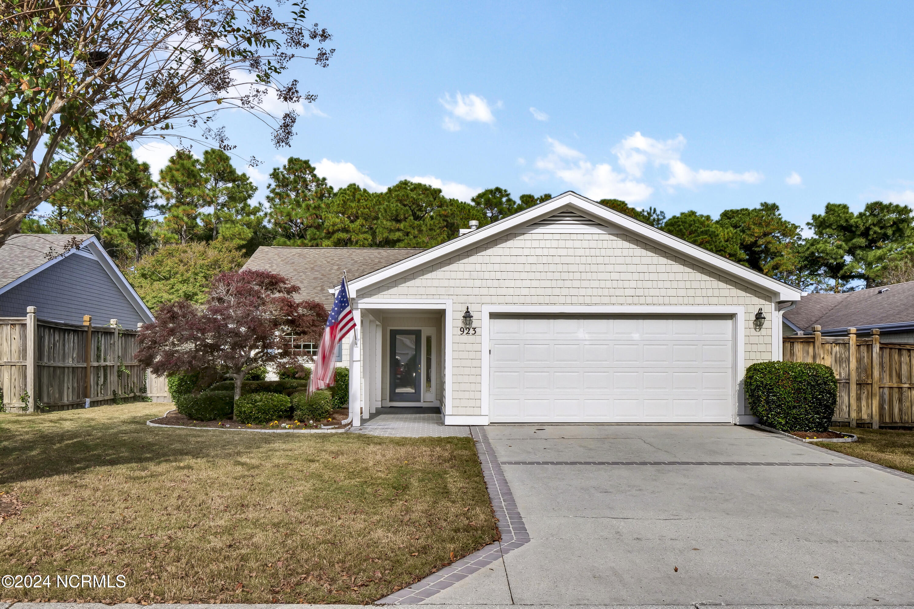 923 Royal Bonnet Drive