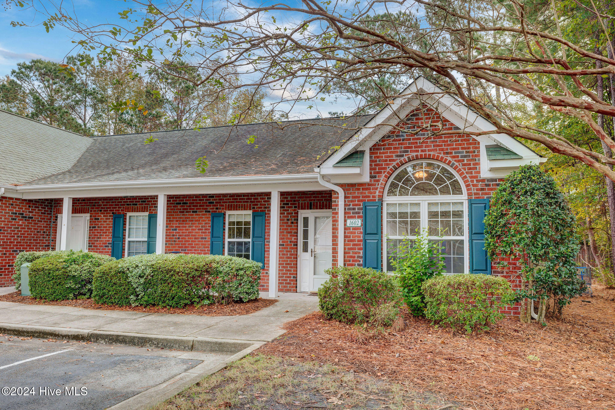 1602 Honeybee Lane