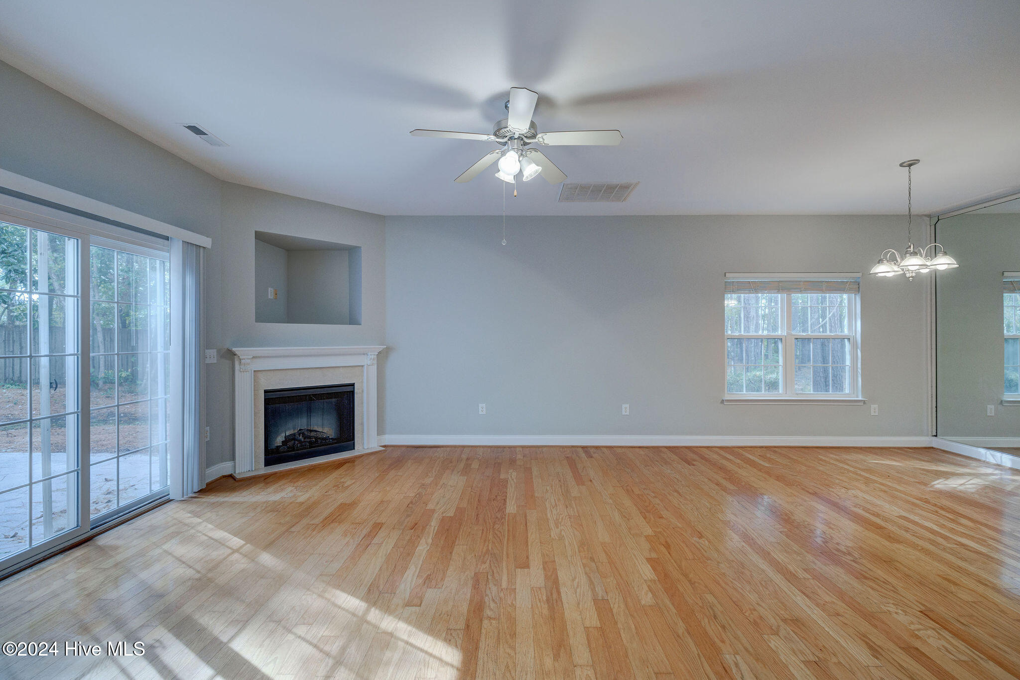 1602 Honeybee Lane