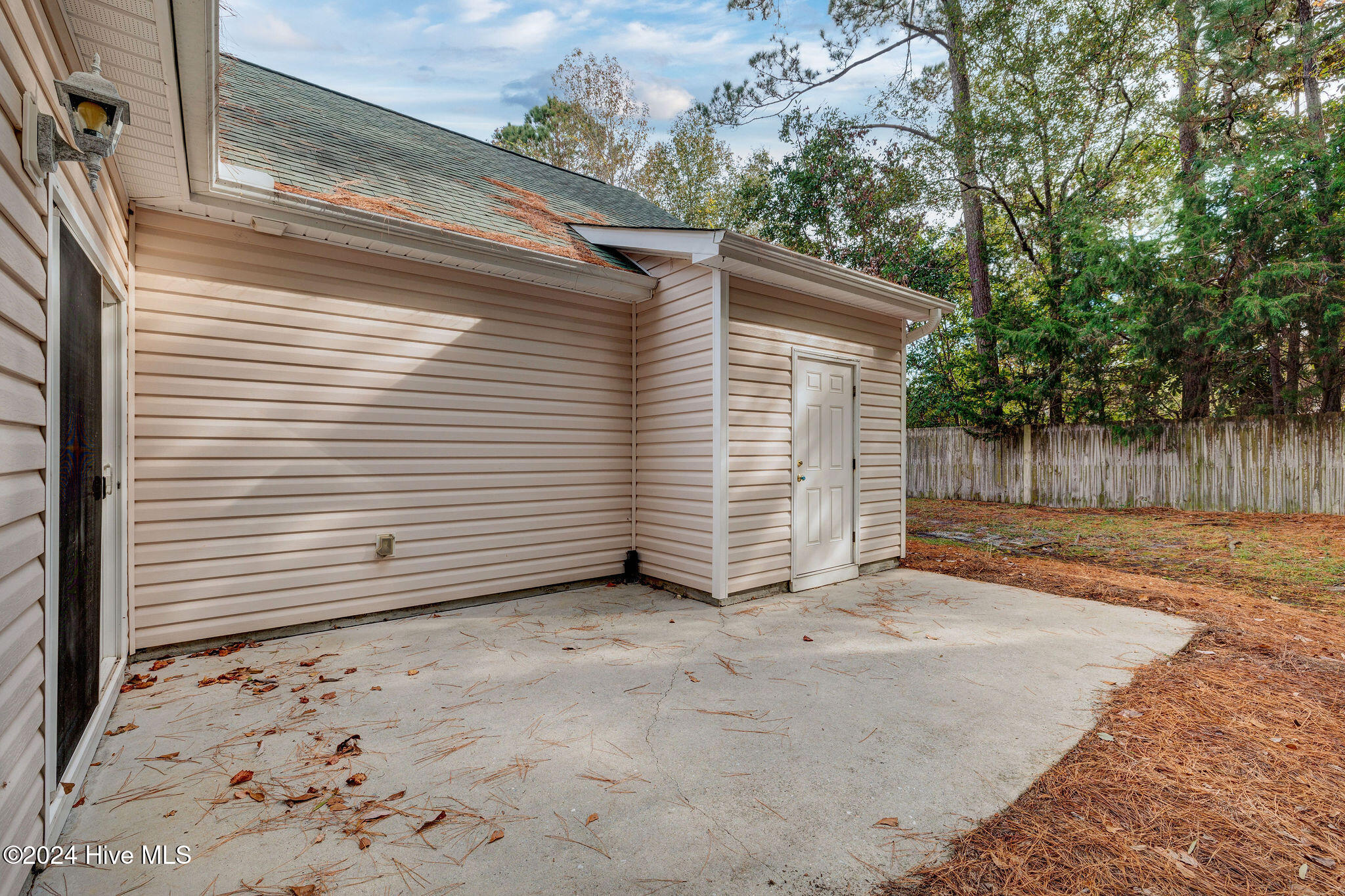 1602 Honeybee Lane