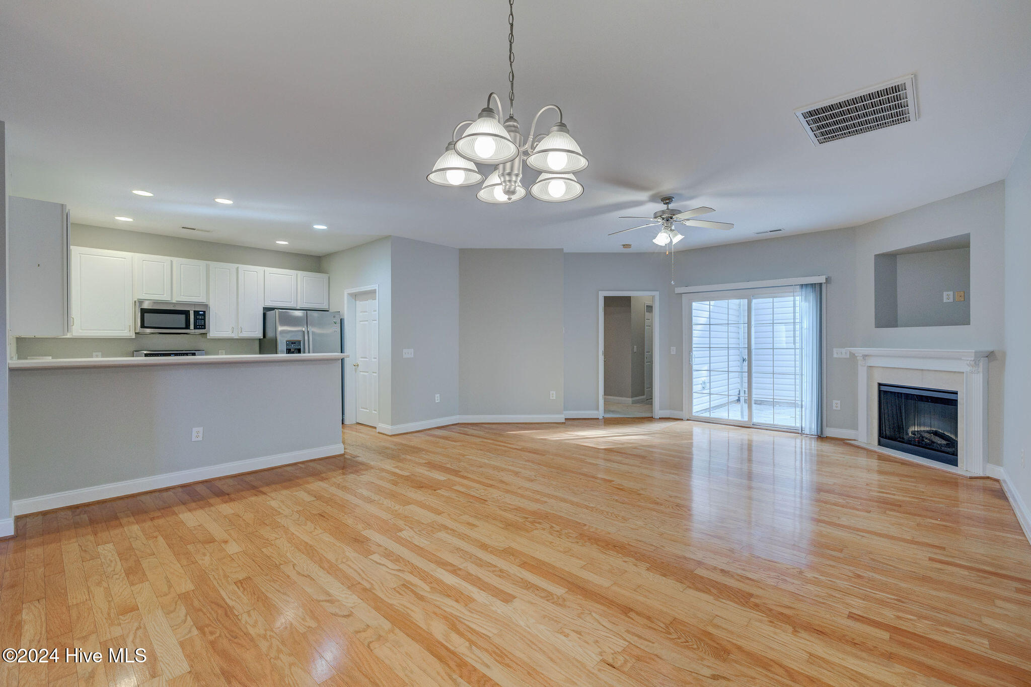 1602 Honeybee Lane