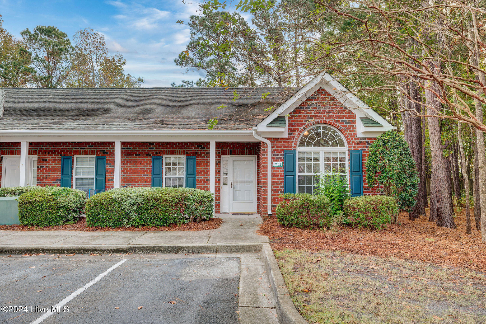 1602 Honeybee Lane