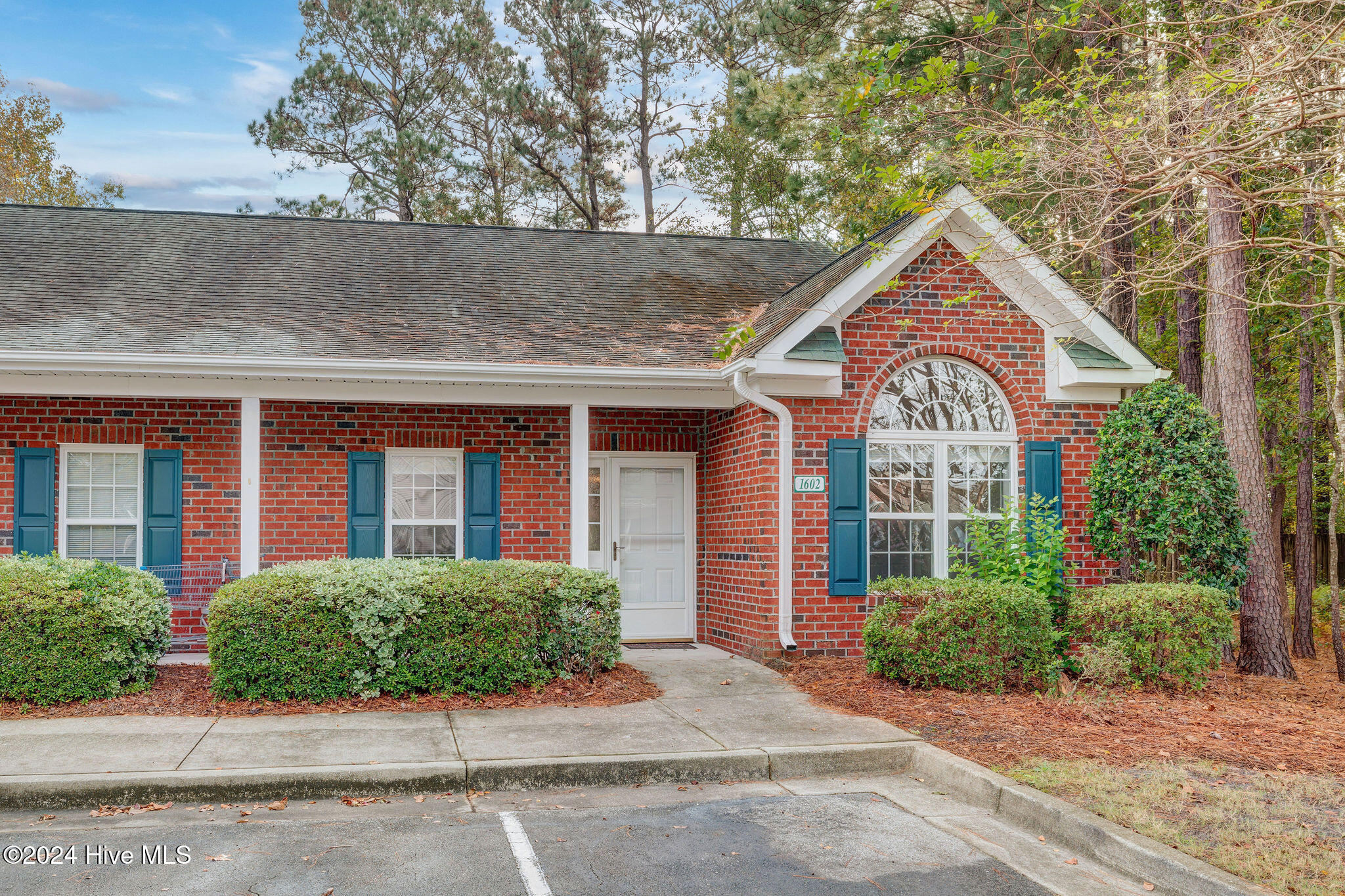 1602 Honeybee Lane