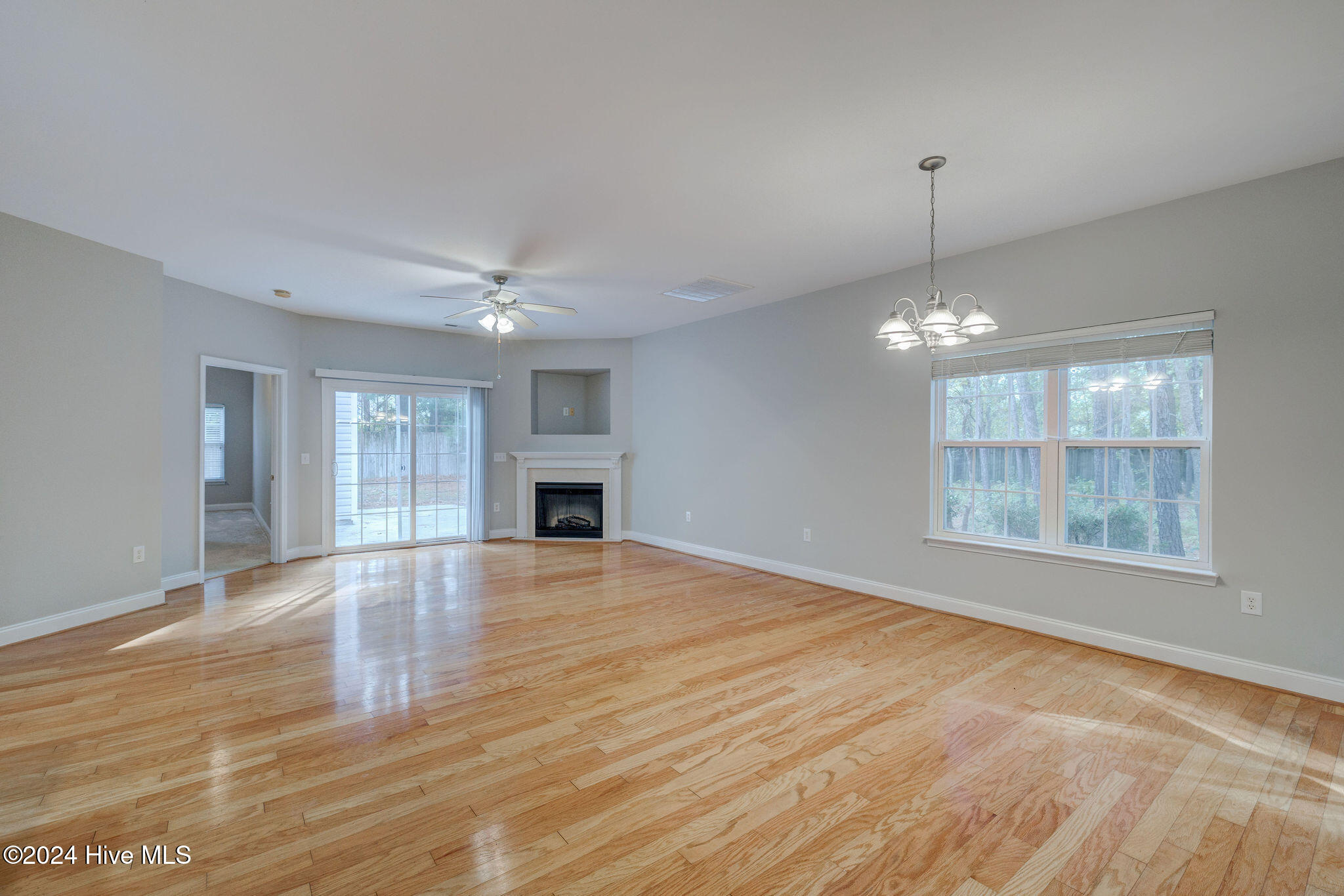 1602 Honeybee Lane