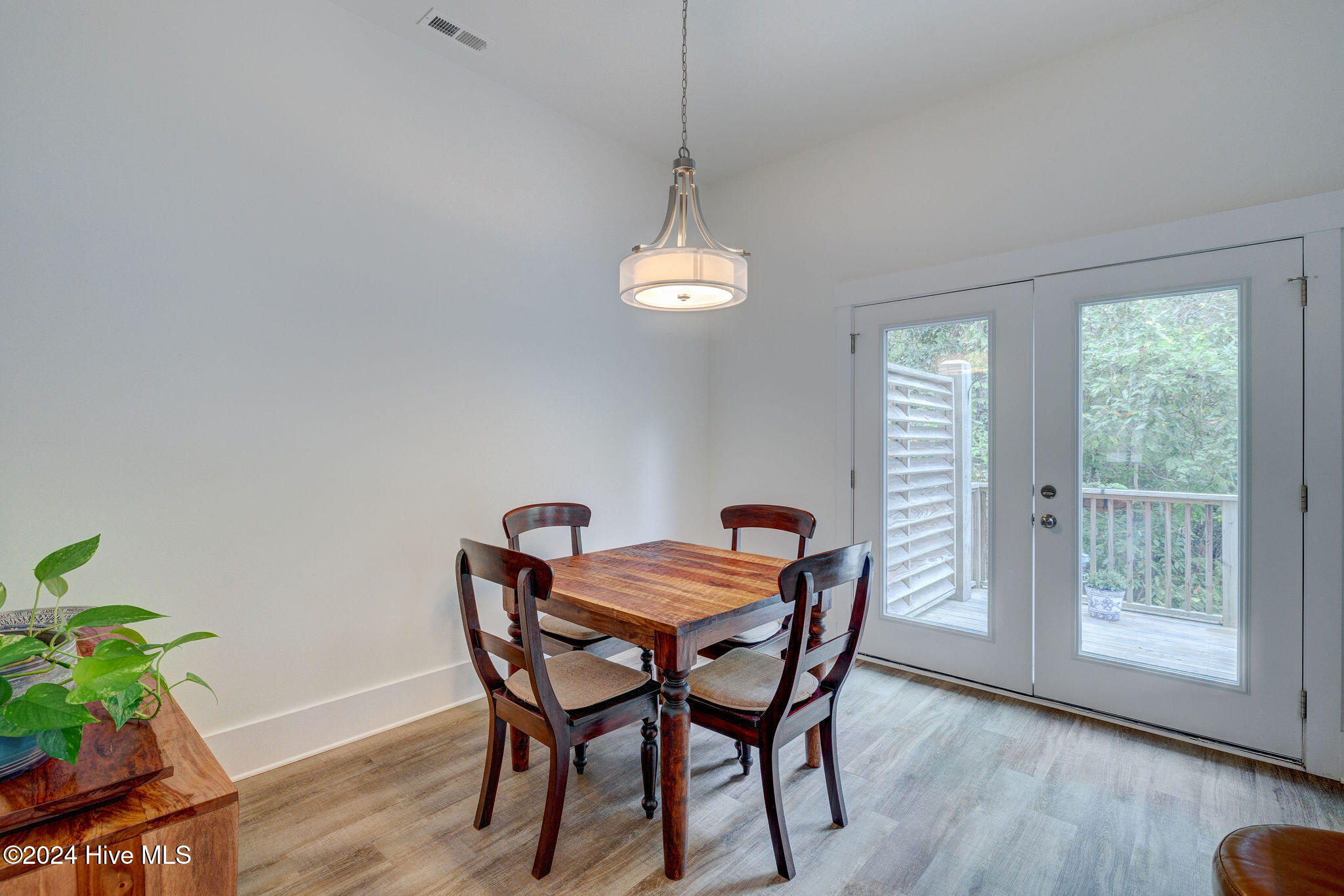 4022 Tamarisk Lane