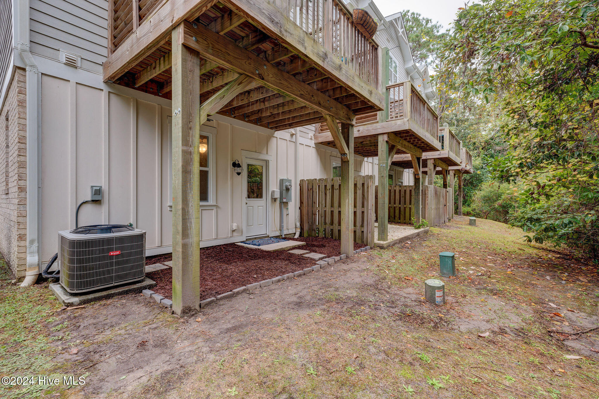 4022 Tamarisk Lane