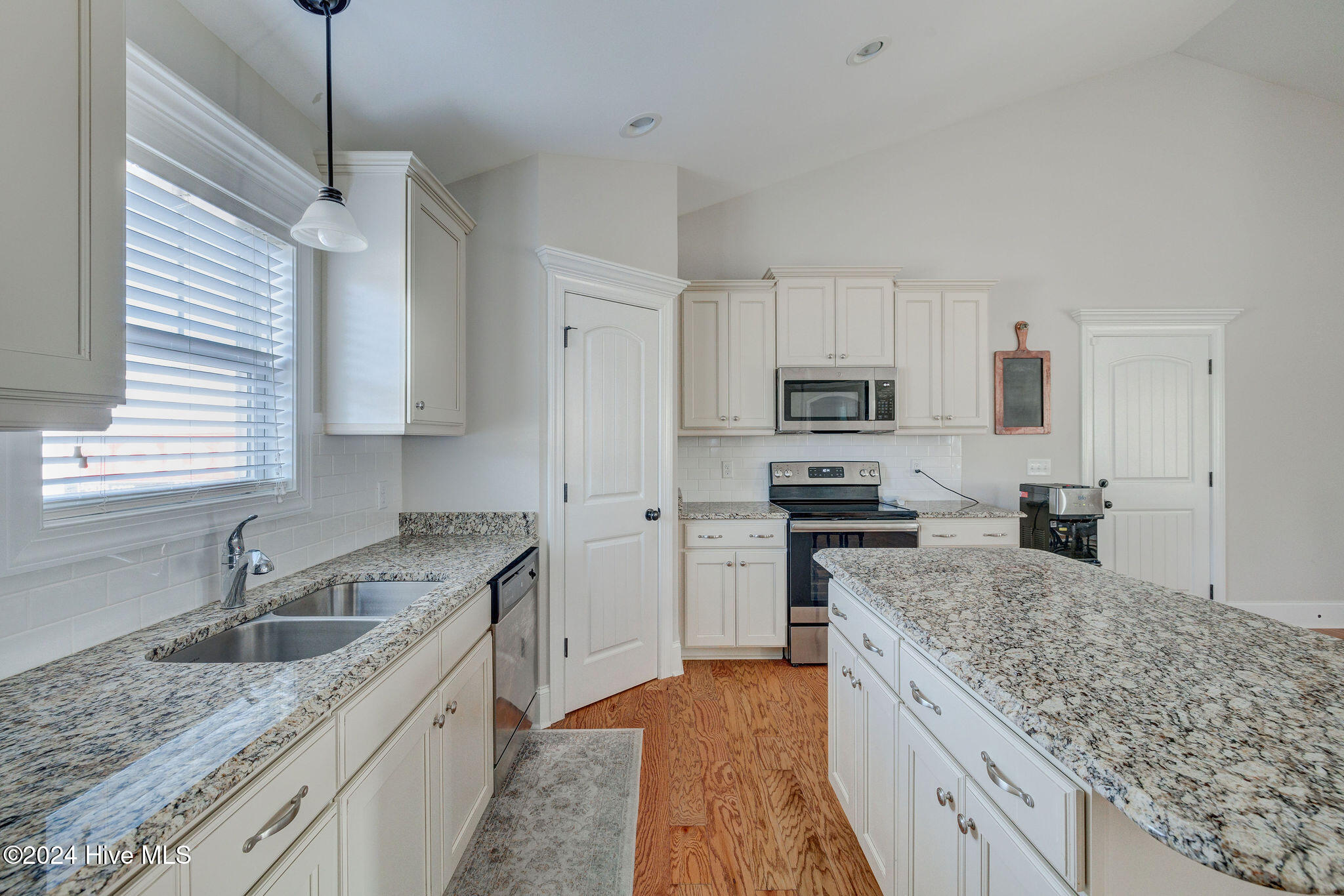 2130 Maple Leaf Drive