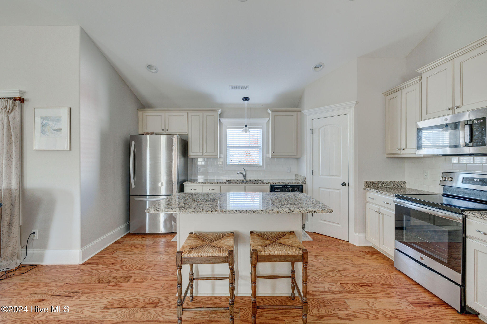 2130 Maple Leaf Drive