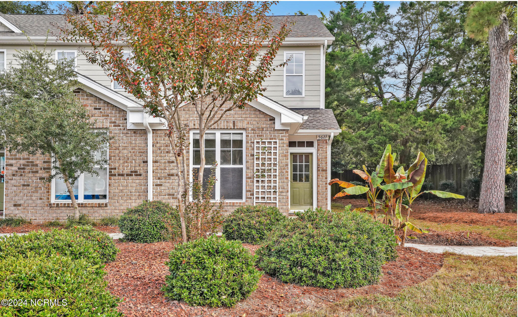 5627 Moss Vine Place
