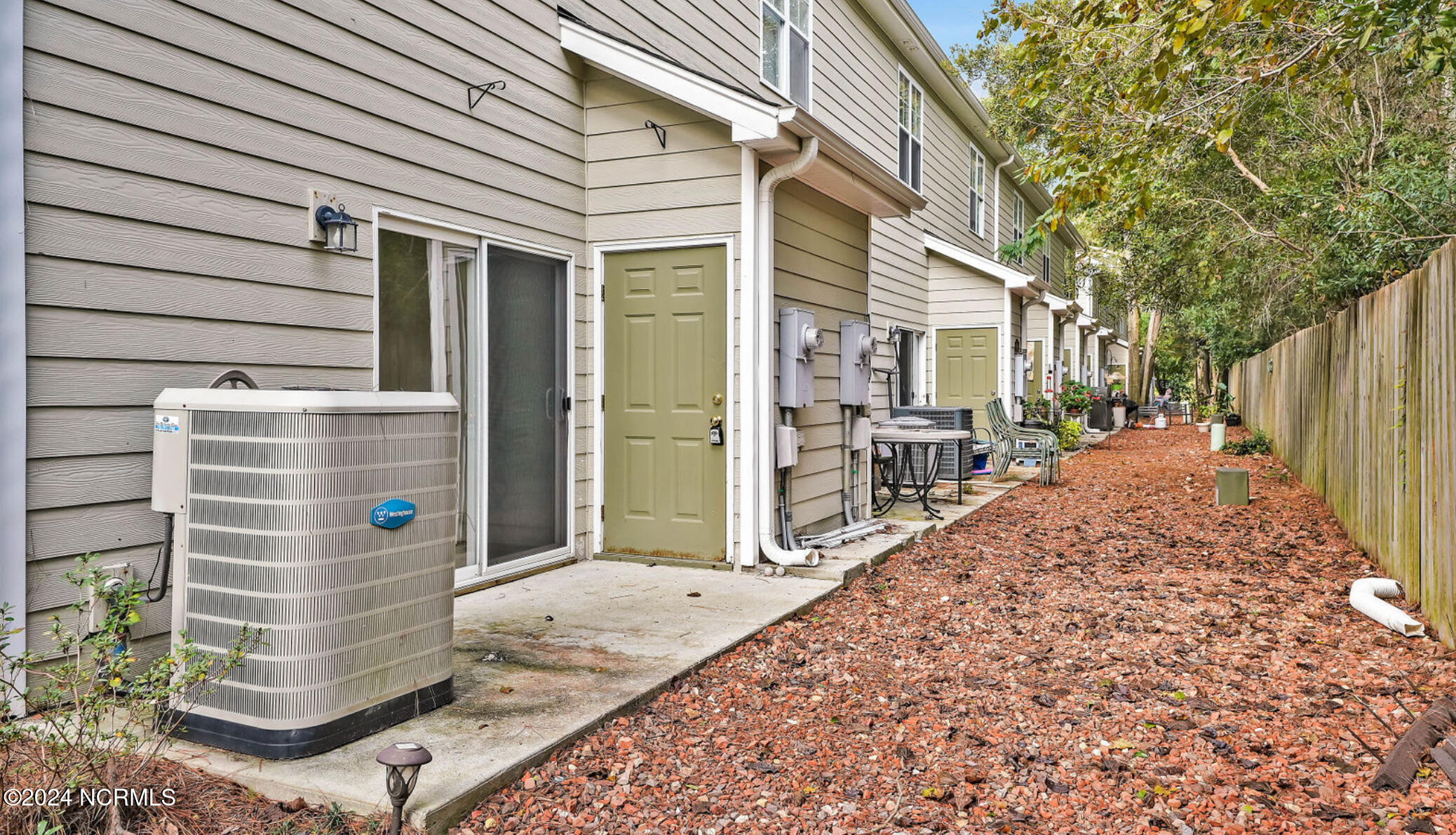 5627 Moss Vine Place