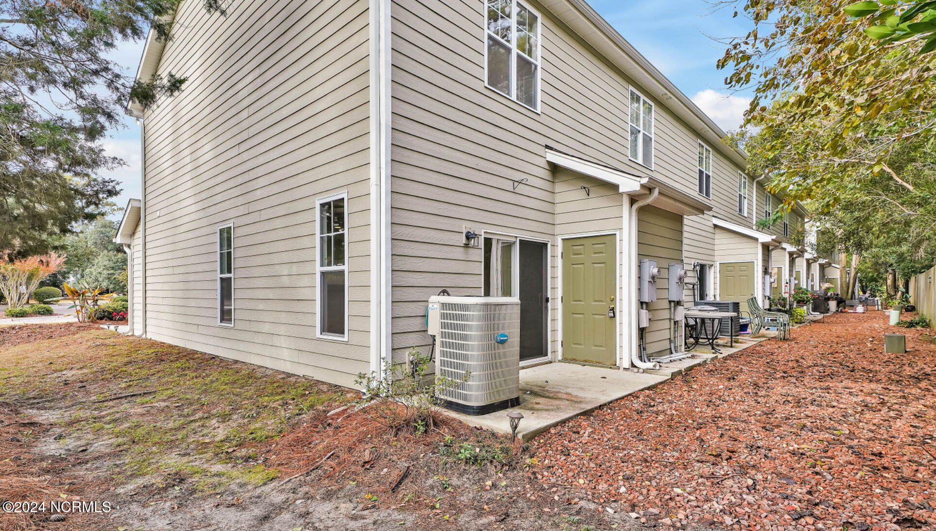 5627 Moss Vine Place