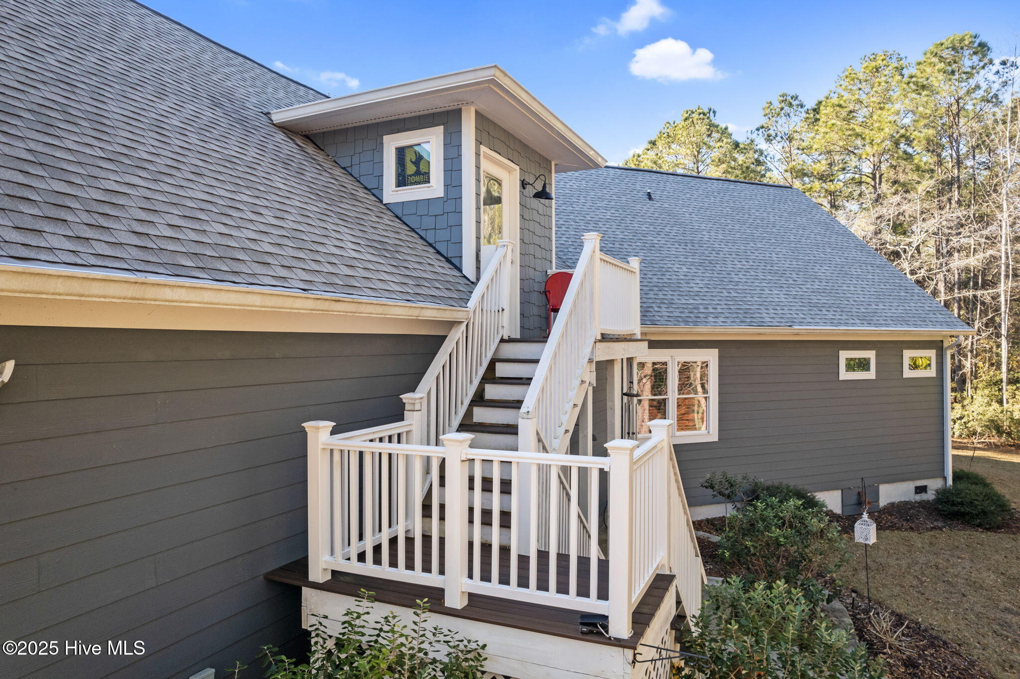 384 Genoes Point Road SW