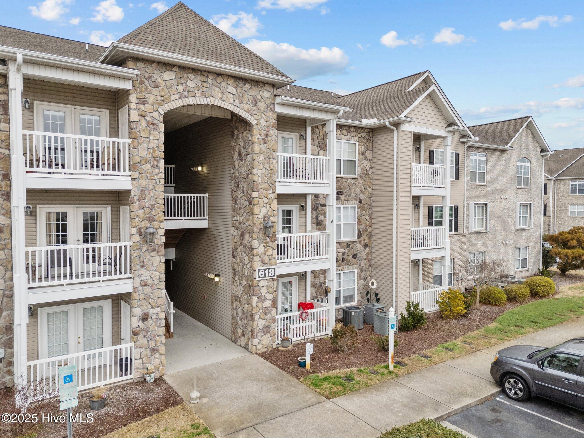 618 Condo Club Drive Unit 309