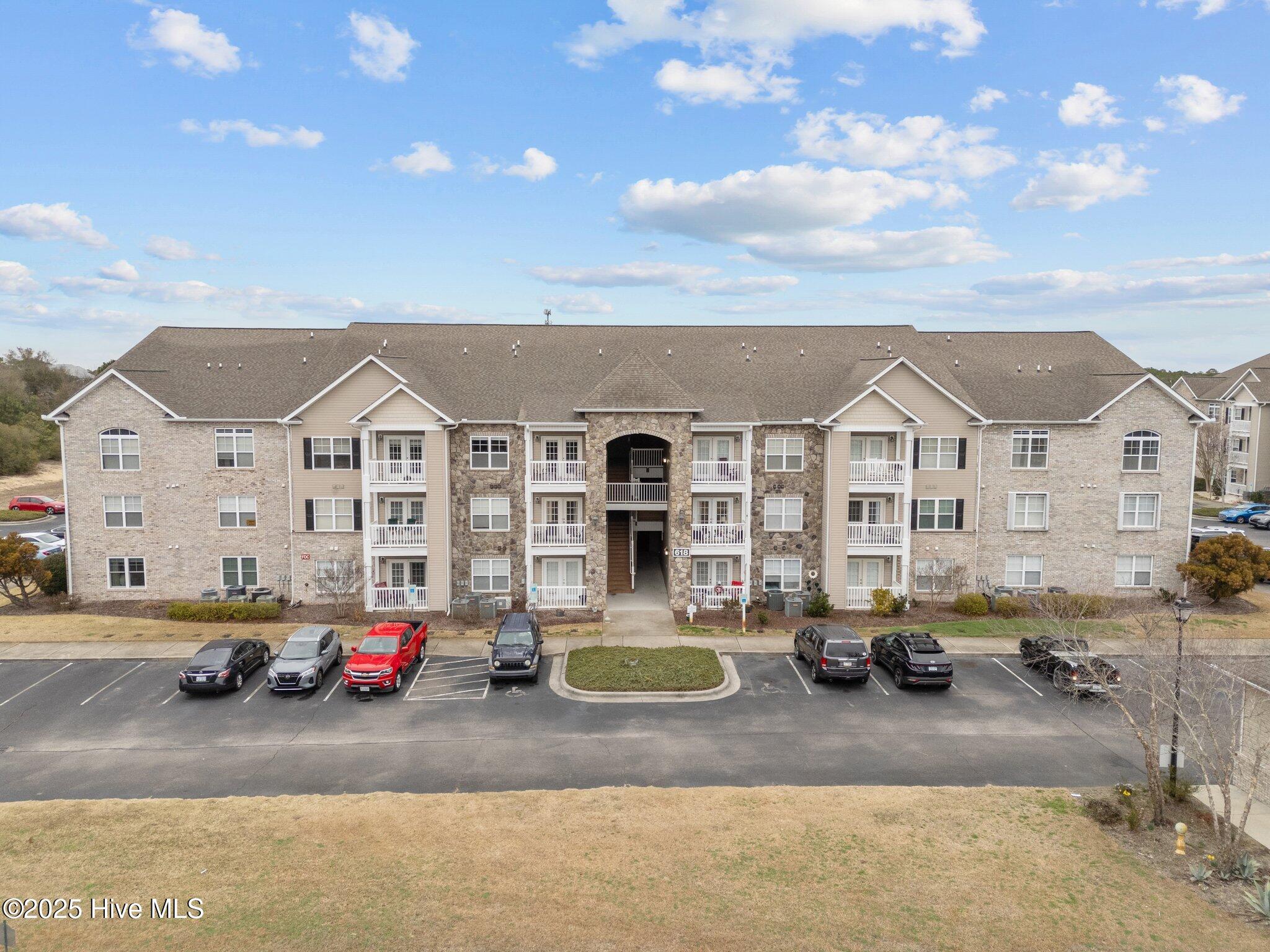 618 Condo Club Drive Unit 309