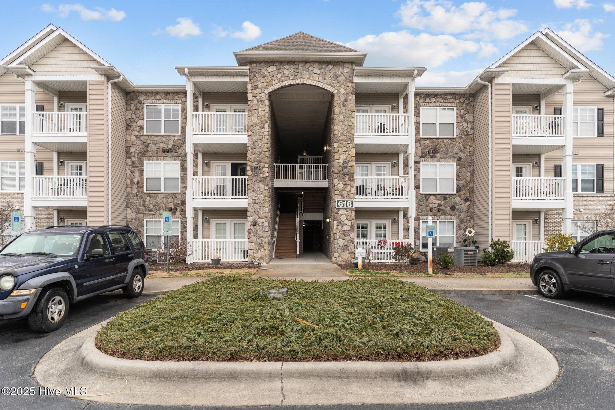 618 Condo Club Drive Unit 309