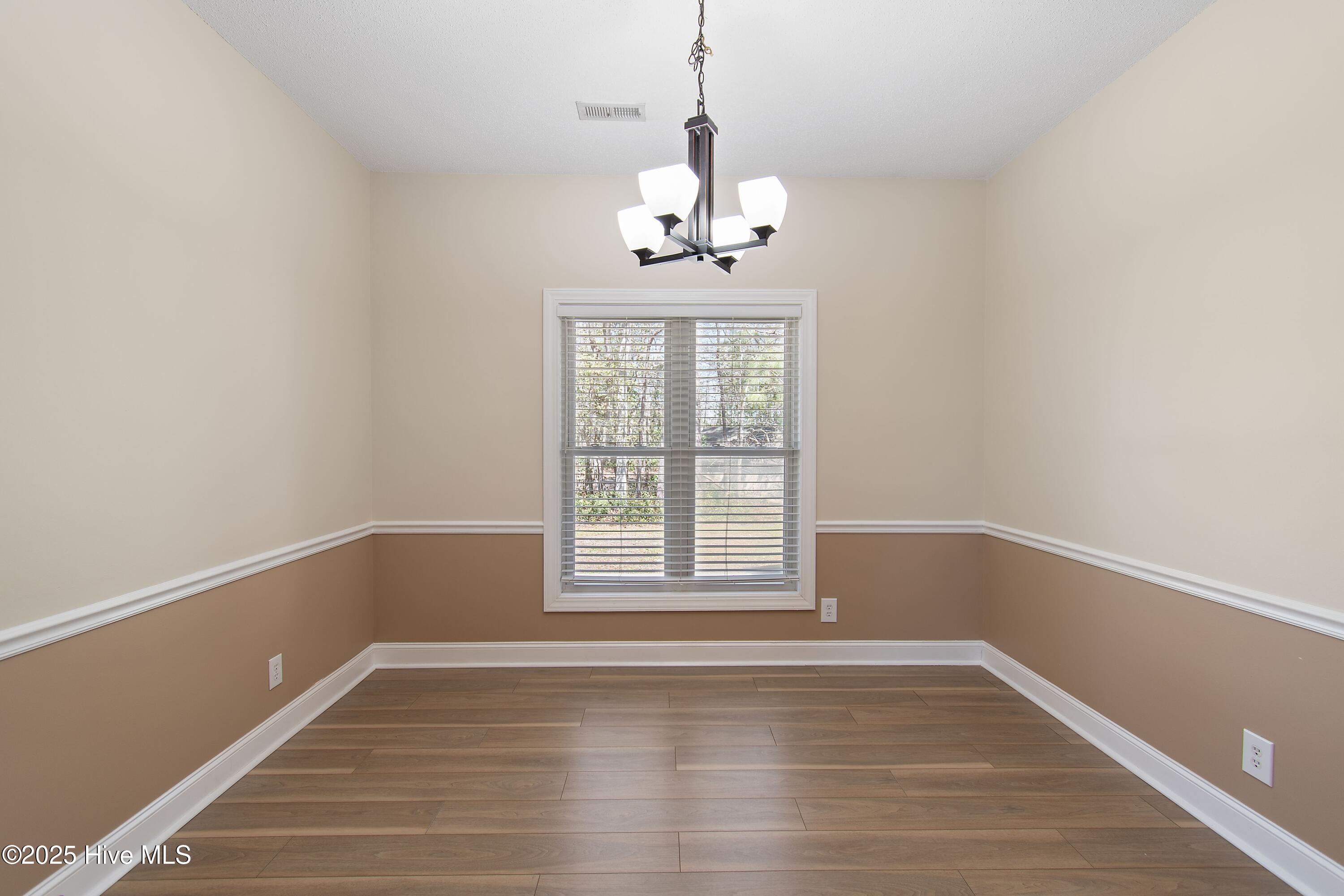 80 James Court SW