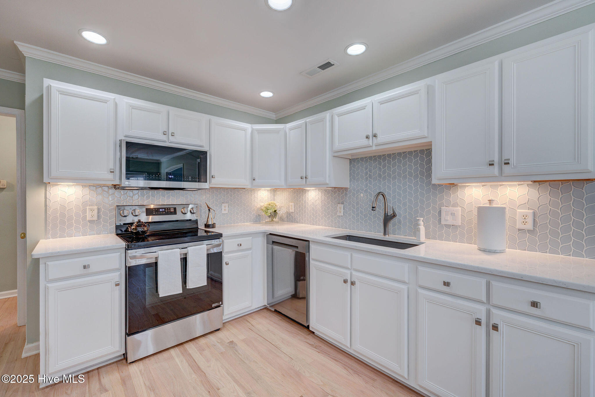 3810 Daphine Drive