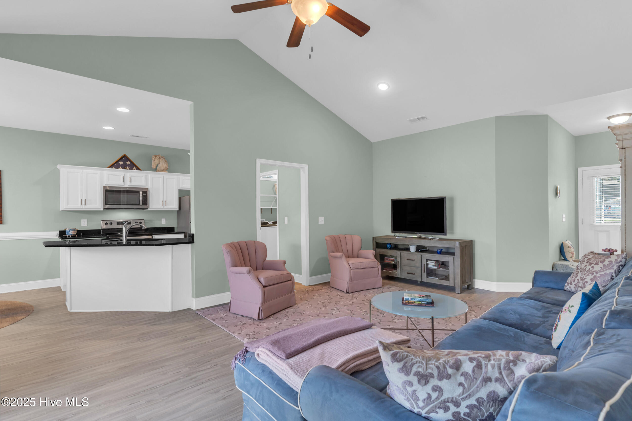 8759 Lanvale Oaks Drive NE