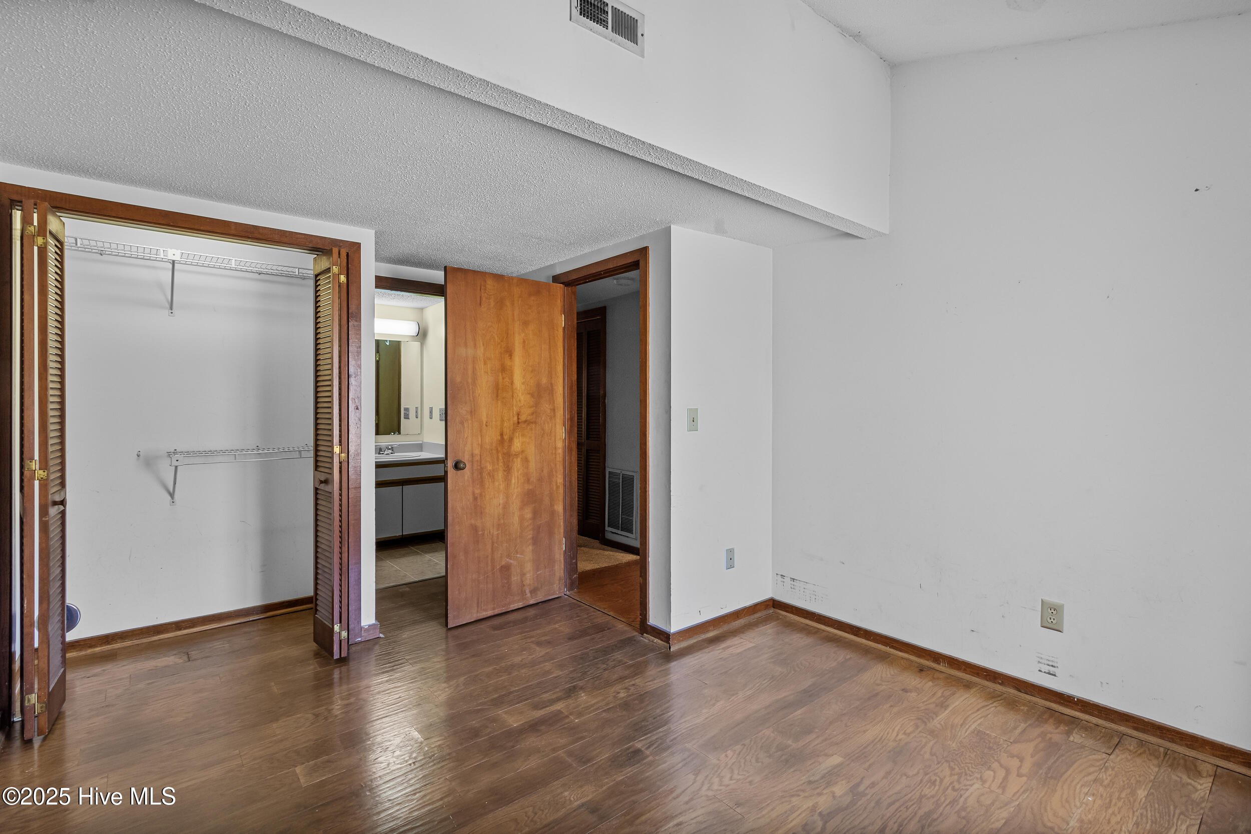 213 Saint Luke Court