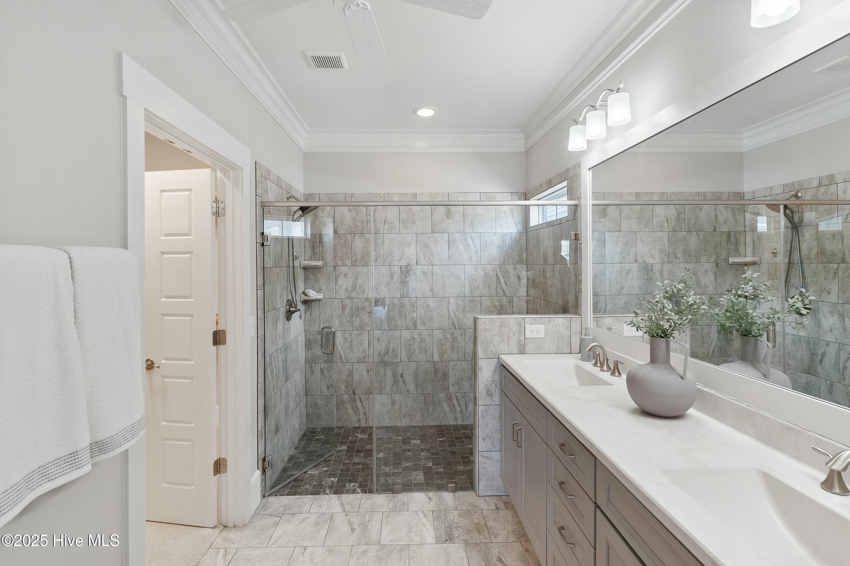 5205 Leisure Circle Circle