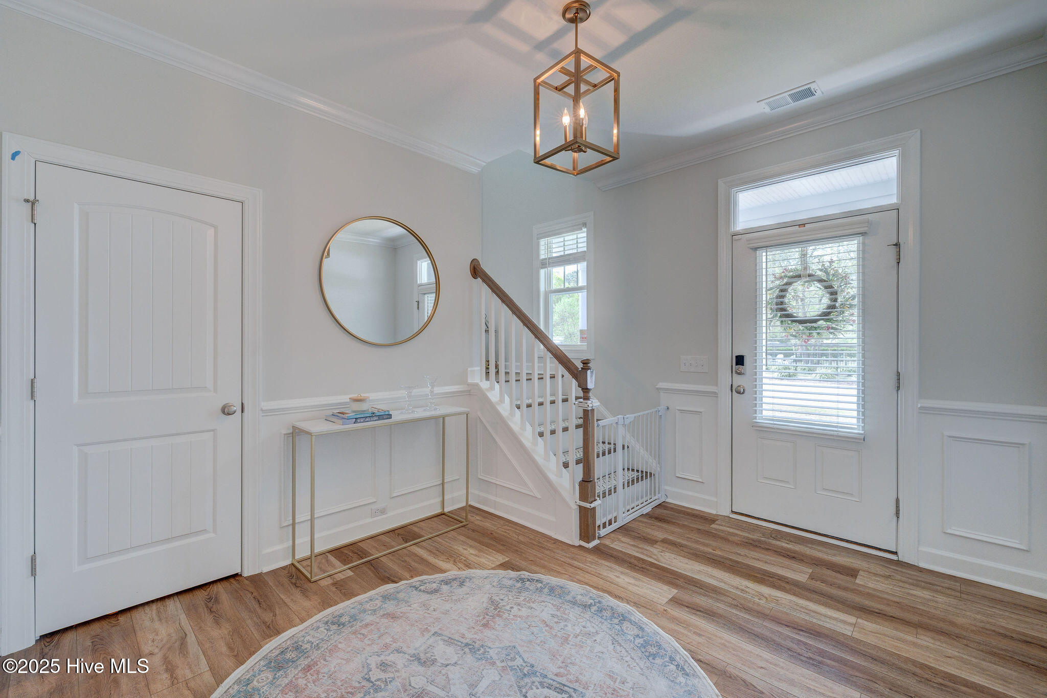 7128 Maple Leaf Drive