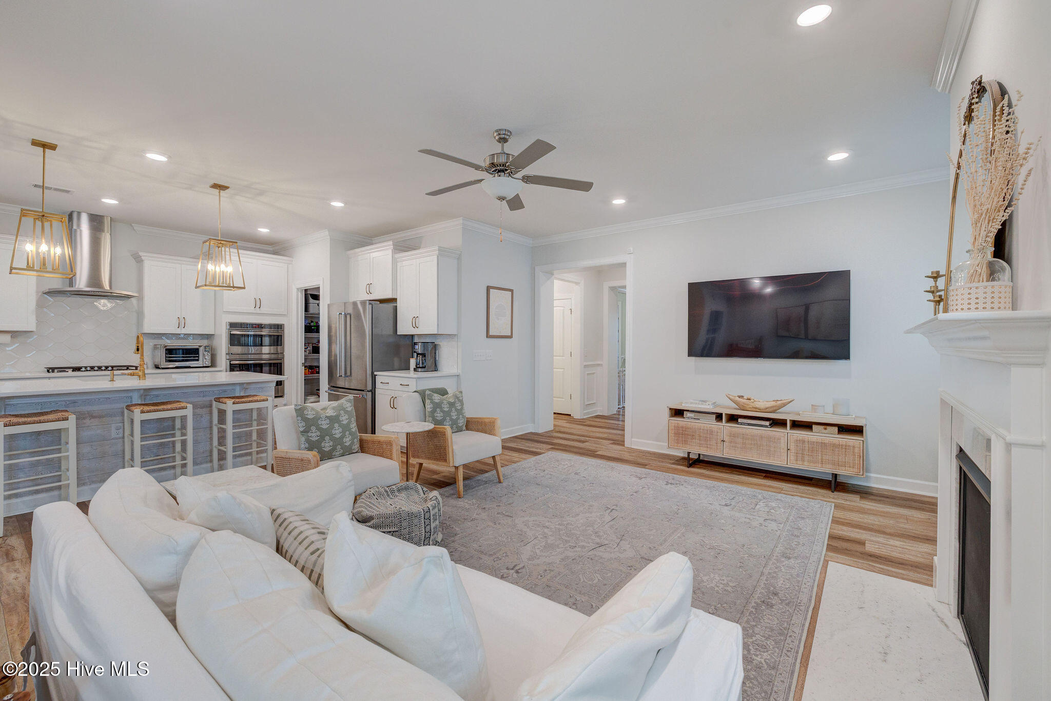 7128 Maple Leaf Drive